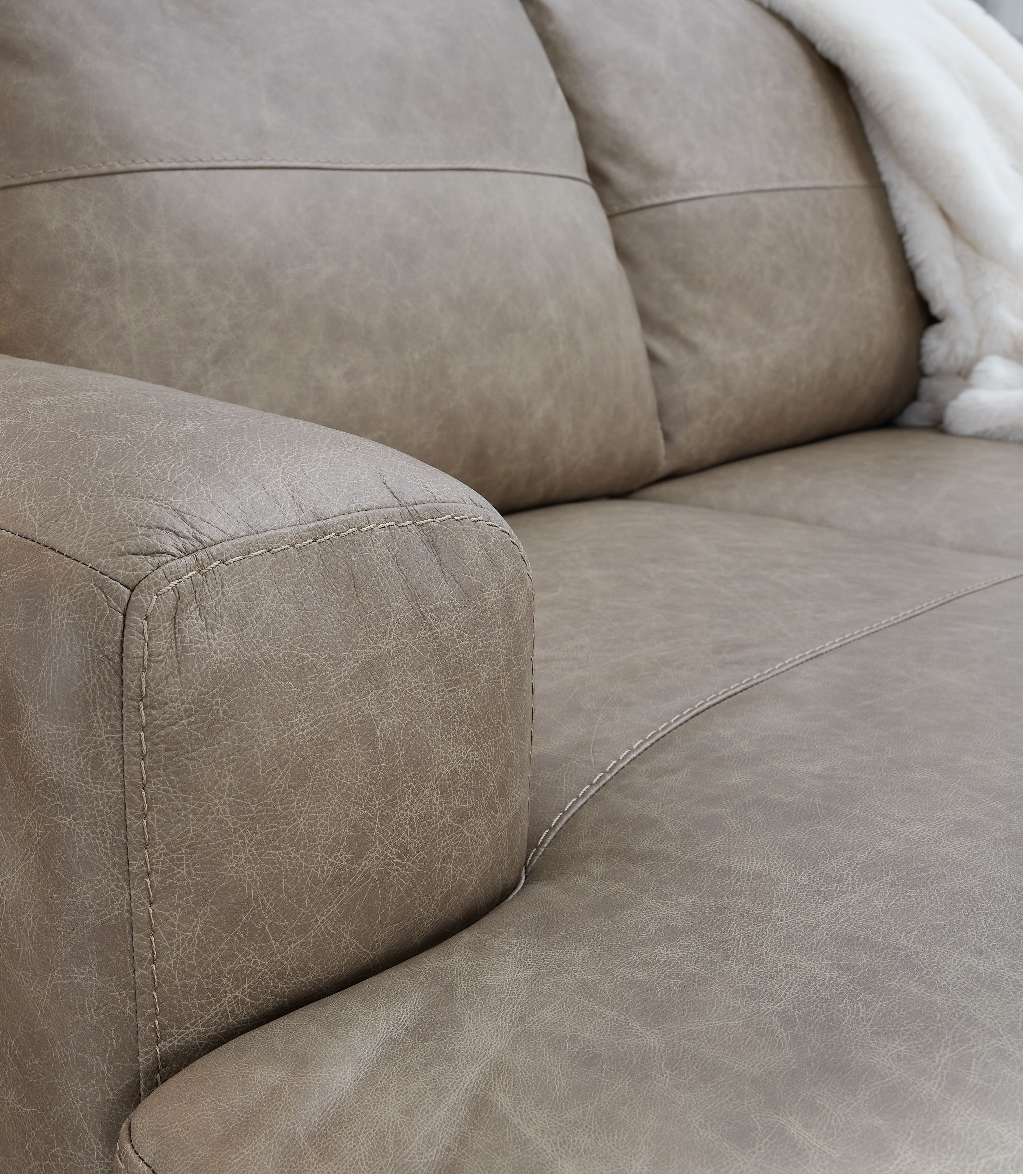 Amuleto - 2-Piece Sectional With Laf Corner Chaise - Desert