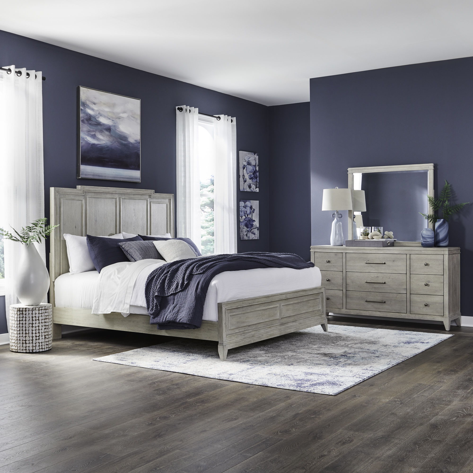 3 Piece Bedroom Set (Queen Panel Bed, Dresser & Mirror) Image