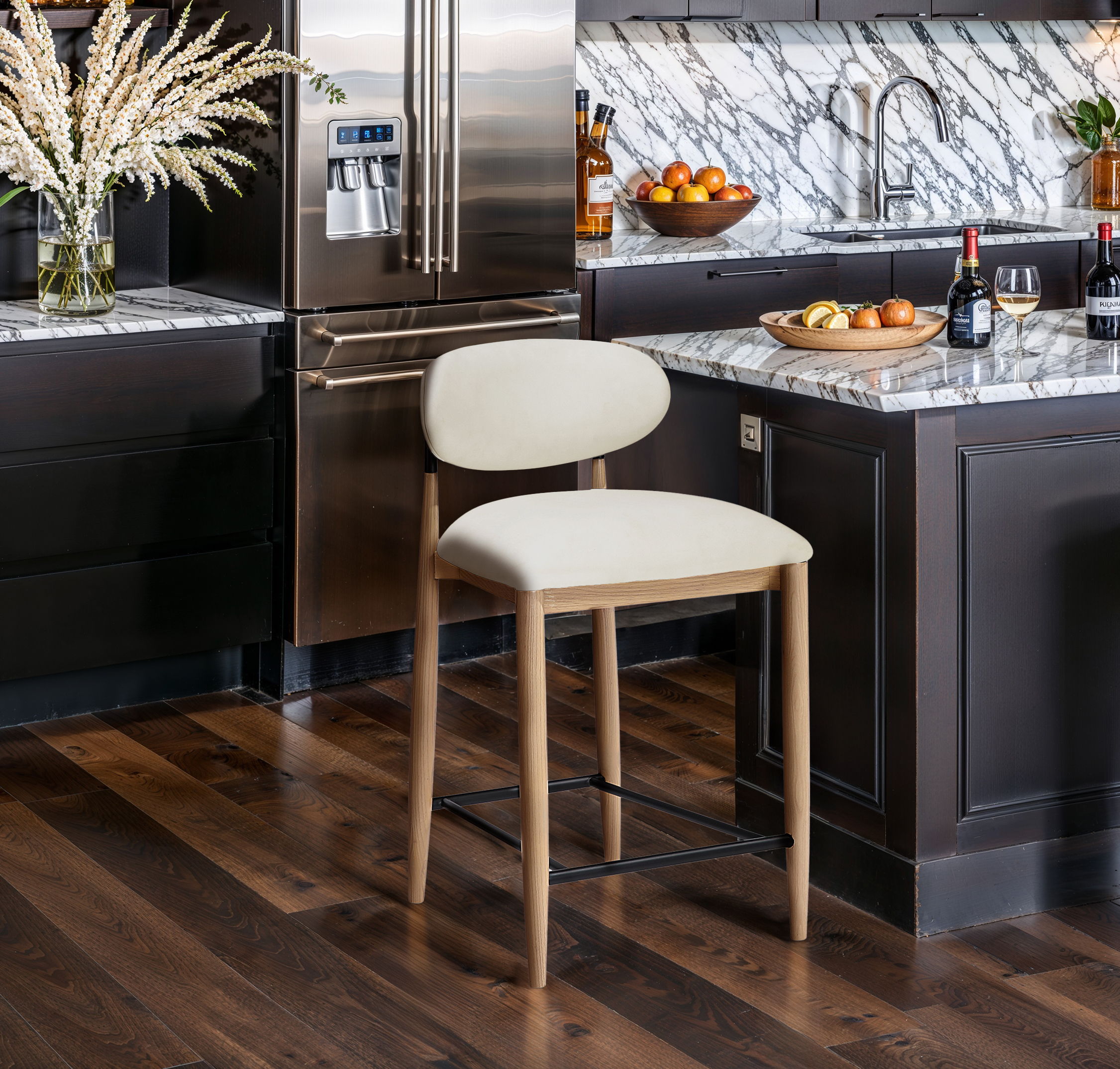 Riccio - Stool With Light Brown Legs - Cream