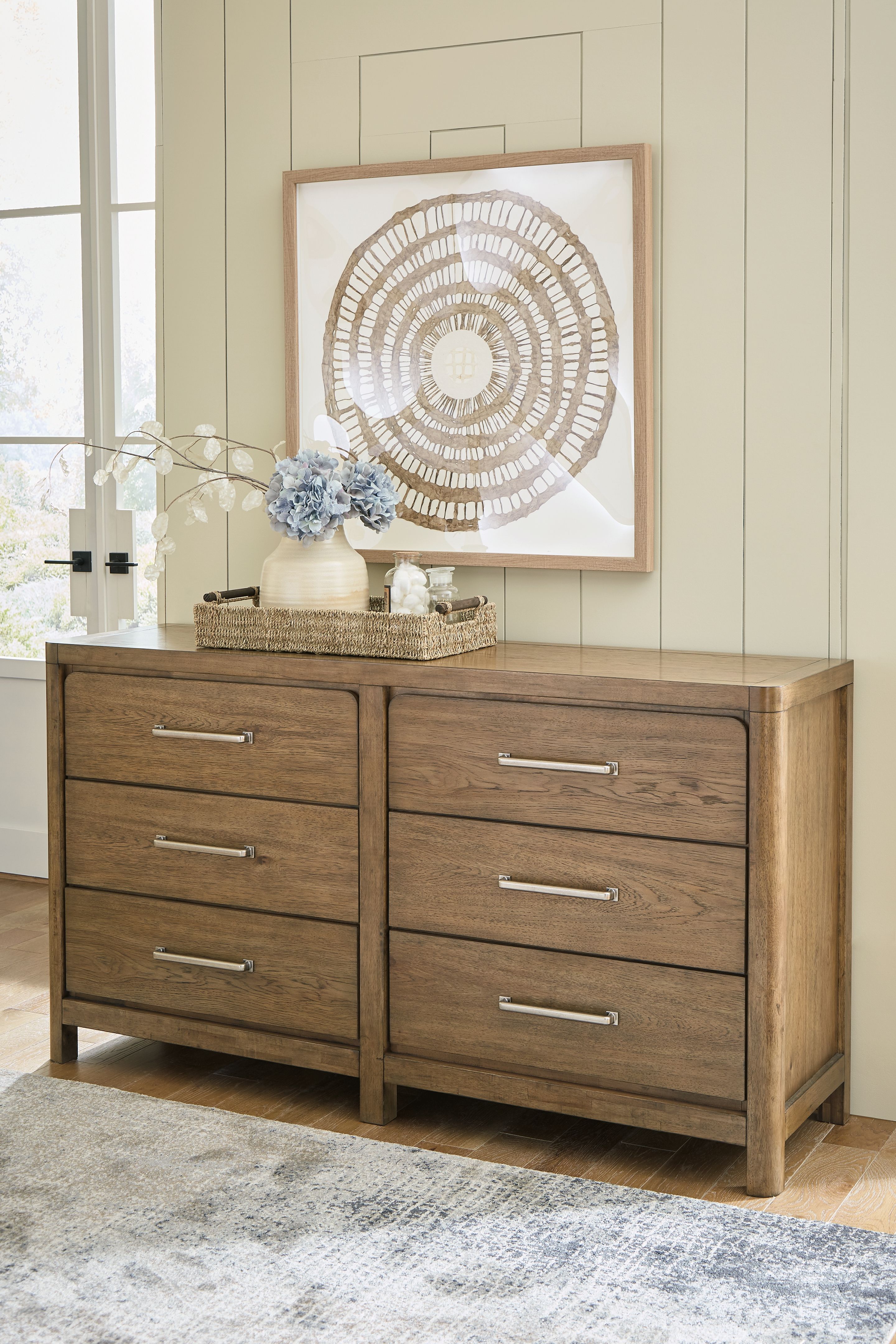 Cabalynn - 6 Pc. - Dresser, Mirror, Queen Upholstered Bed, 2 Nightstands - Light Brown