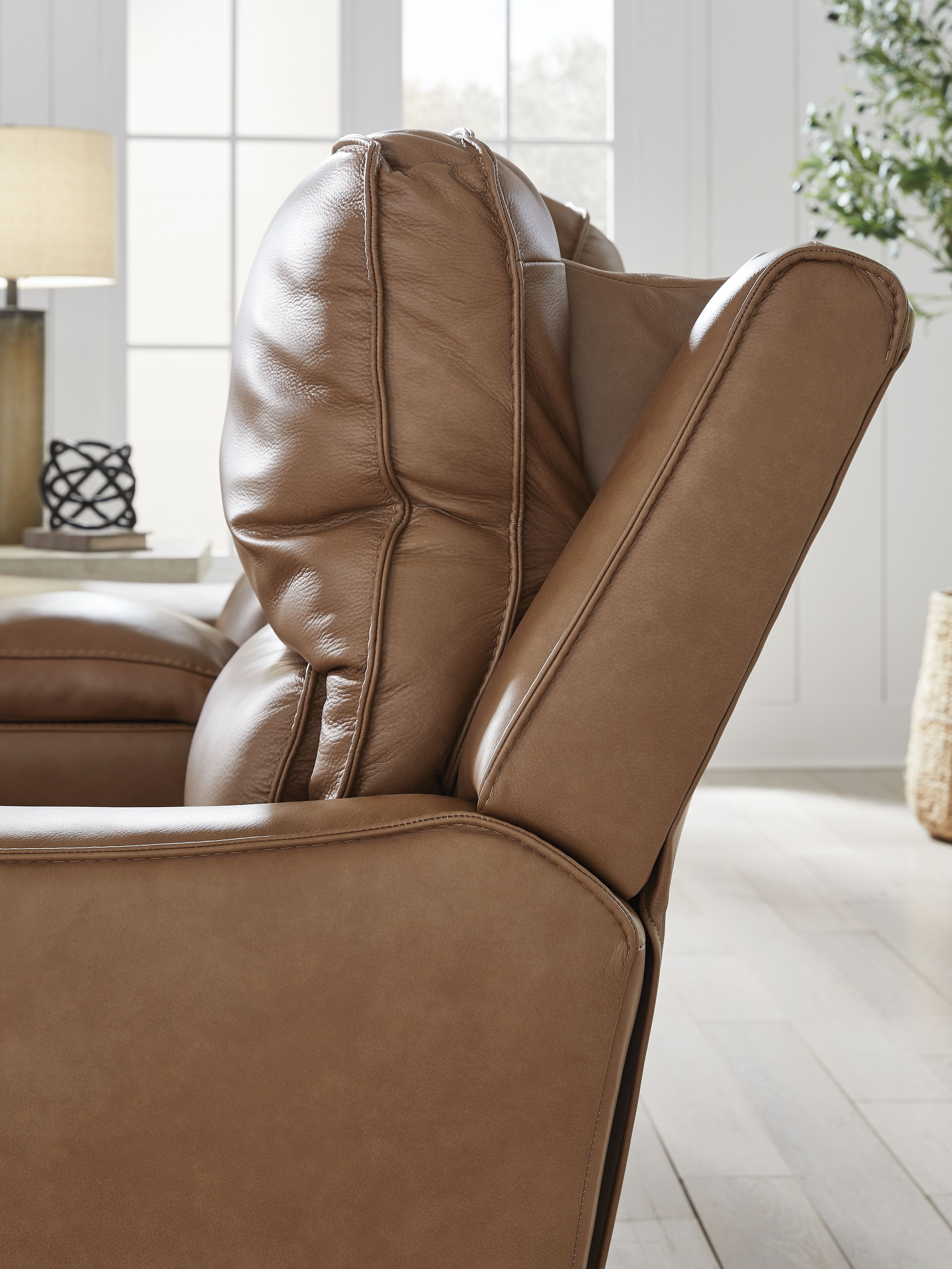 Ashley Furniture DeepWakes - Power Reclining Loveseat / Console / Adjustable Headrest - Caramel - Image 7