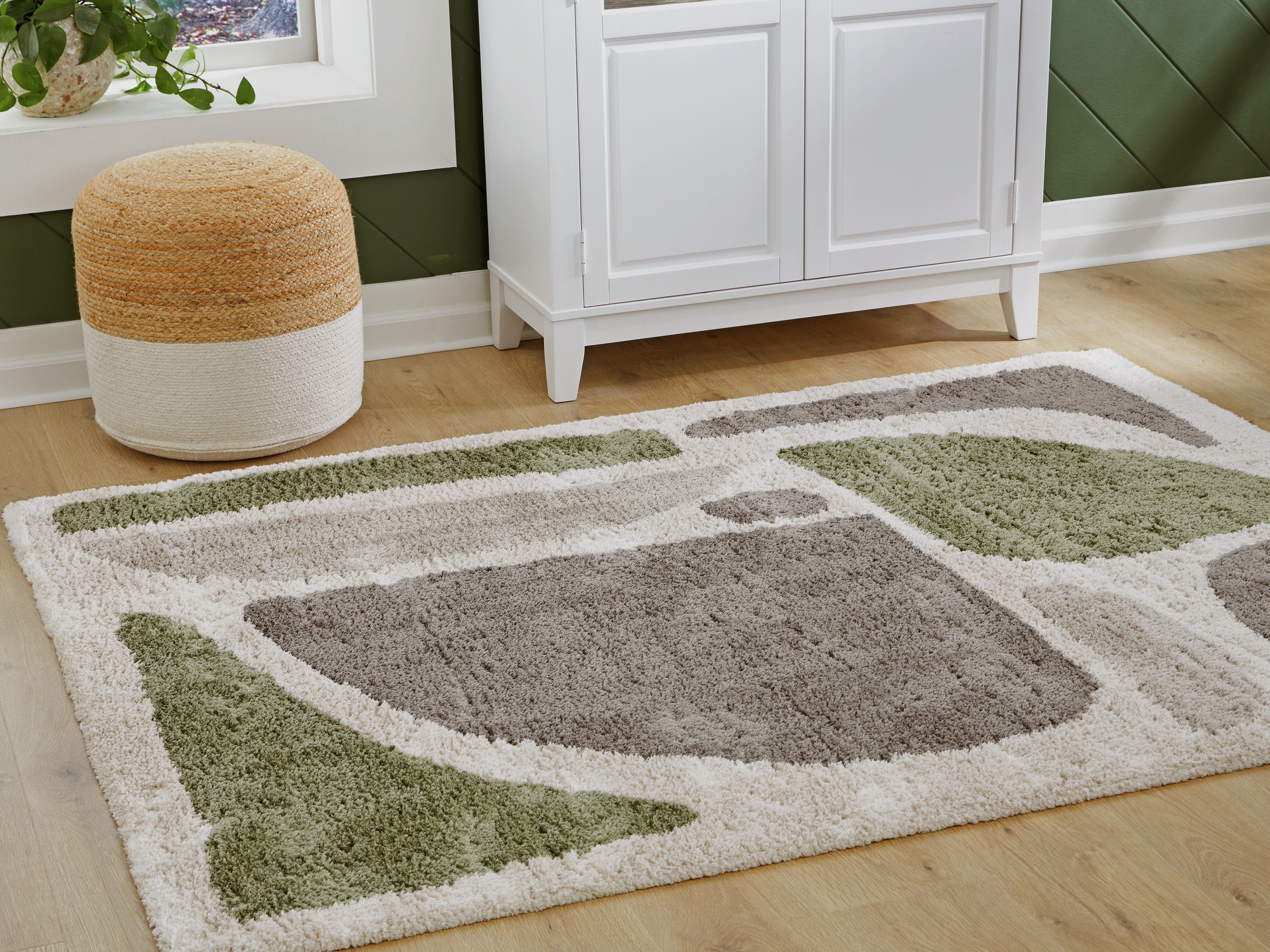 Anburgh - 8' x 10' Rug - Green / Gray / Ivory
