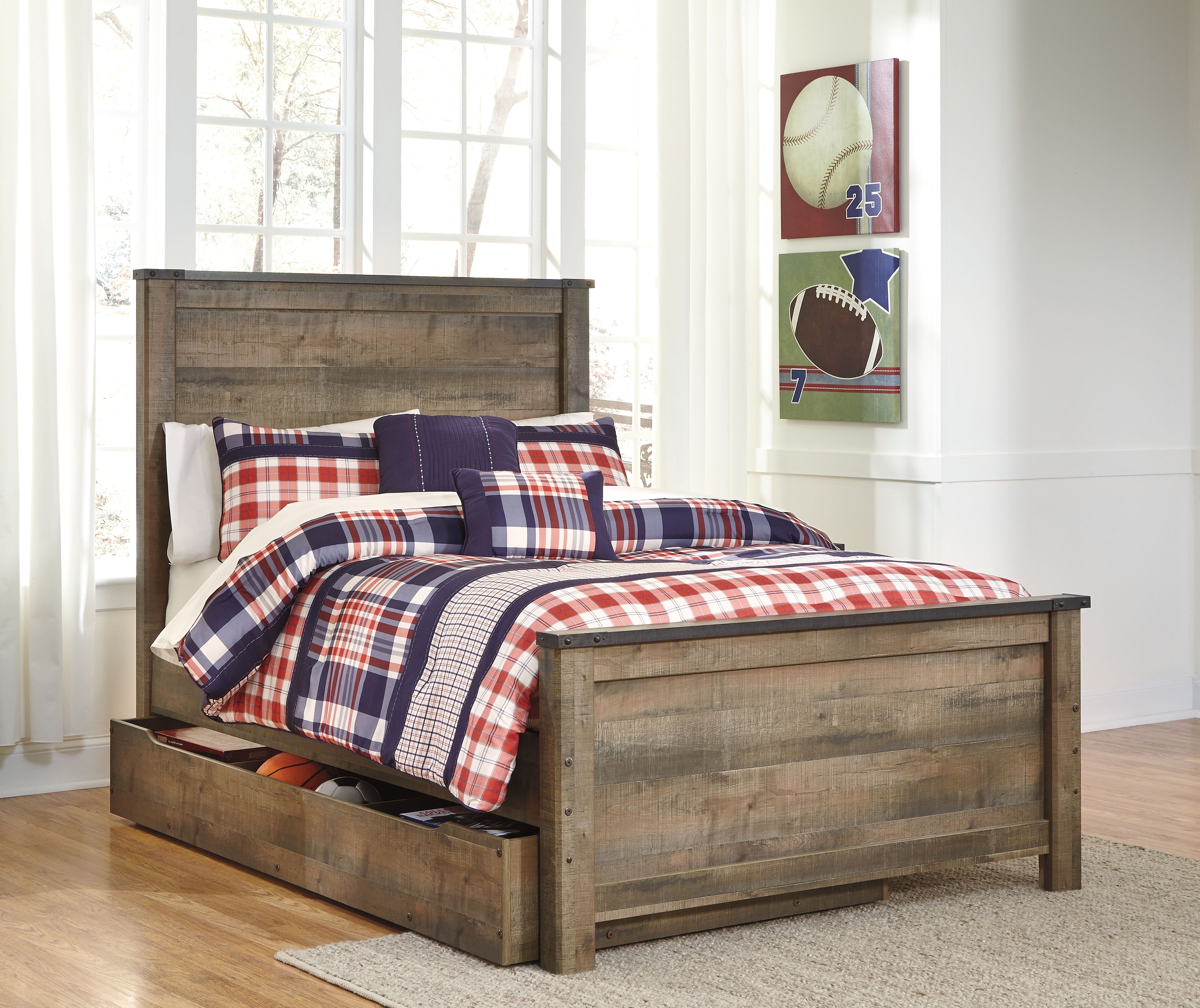 Trinell - Full Panel Bed With 1 Large Storage Drawer - Brown