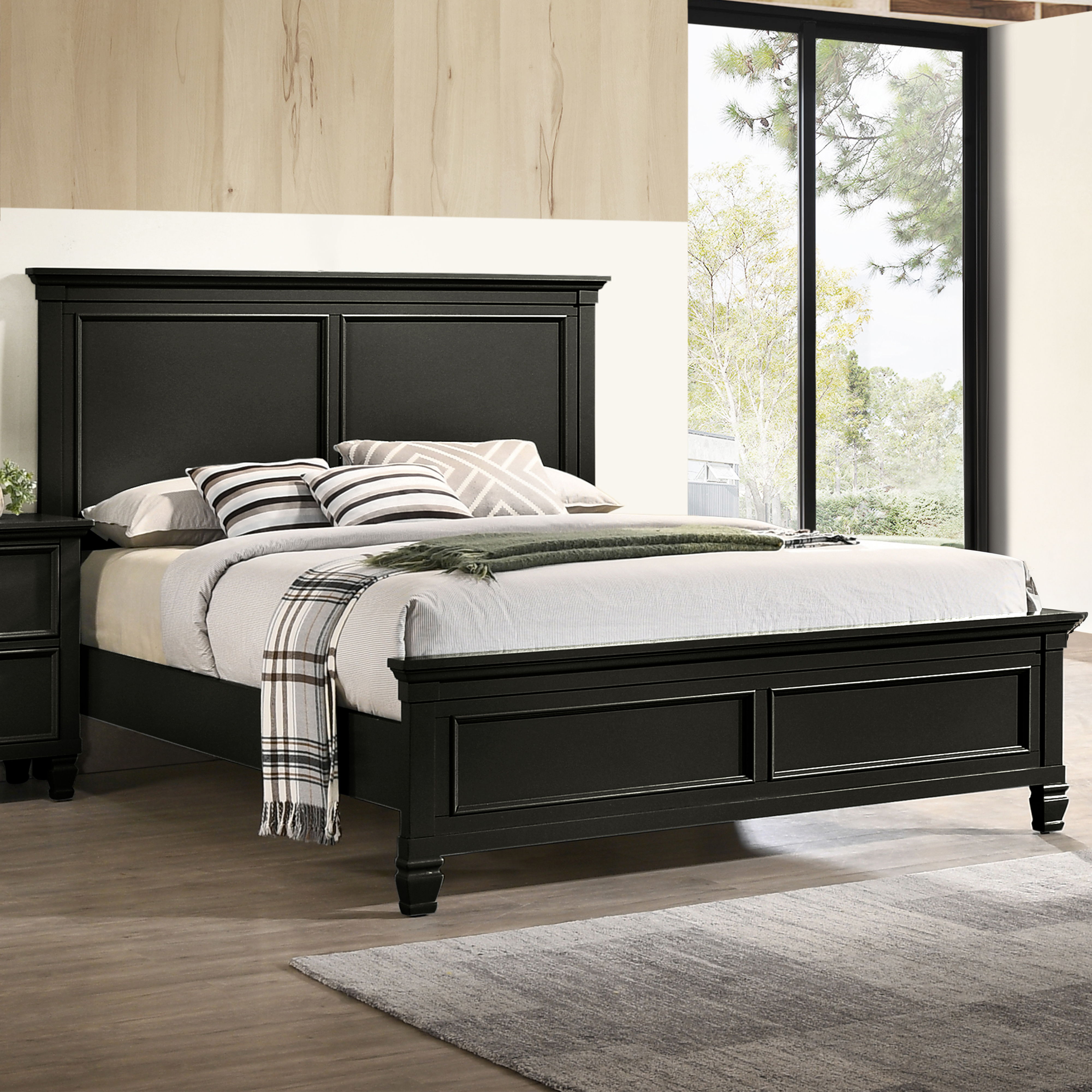 Tamarack - 5/0 Queen Panel Bed - Black, black
