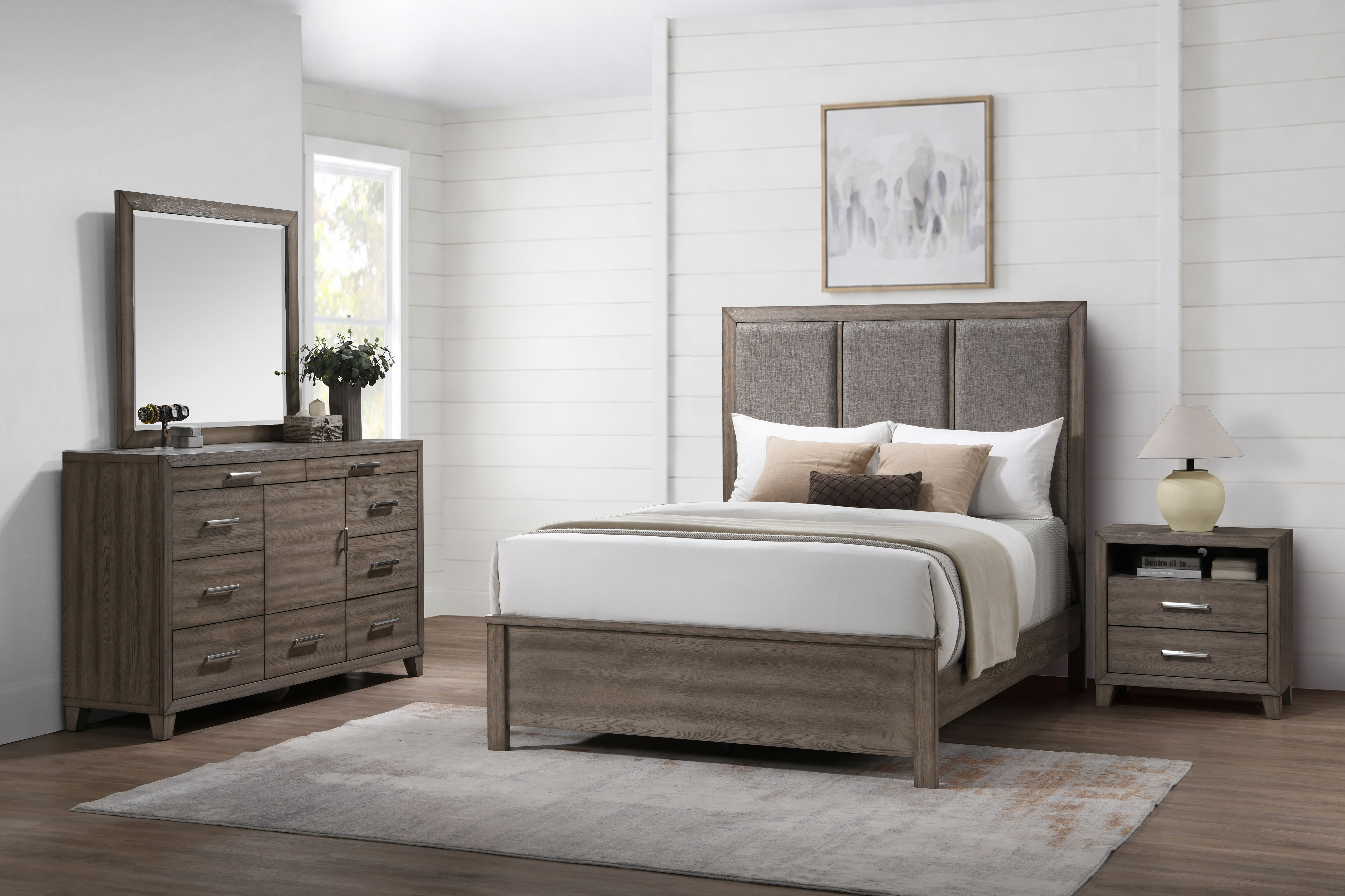 Harrisburg - 5/0 Queen 4 Piece Bedroom Set (Bed, Dresser, Mirror, Nightstand) - Walnut