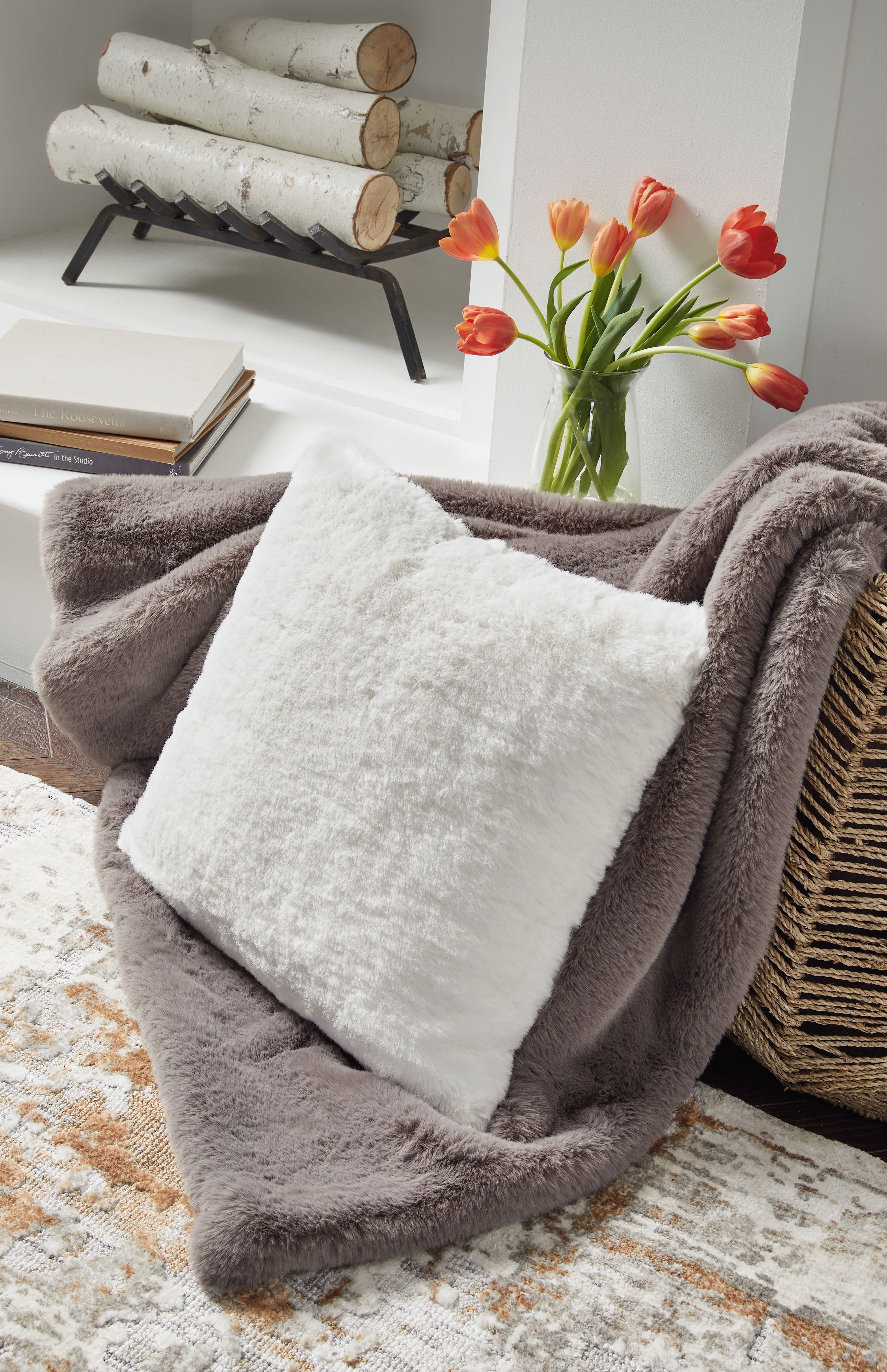 Gariland - Pillow - White