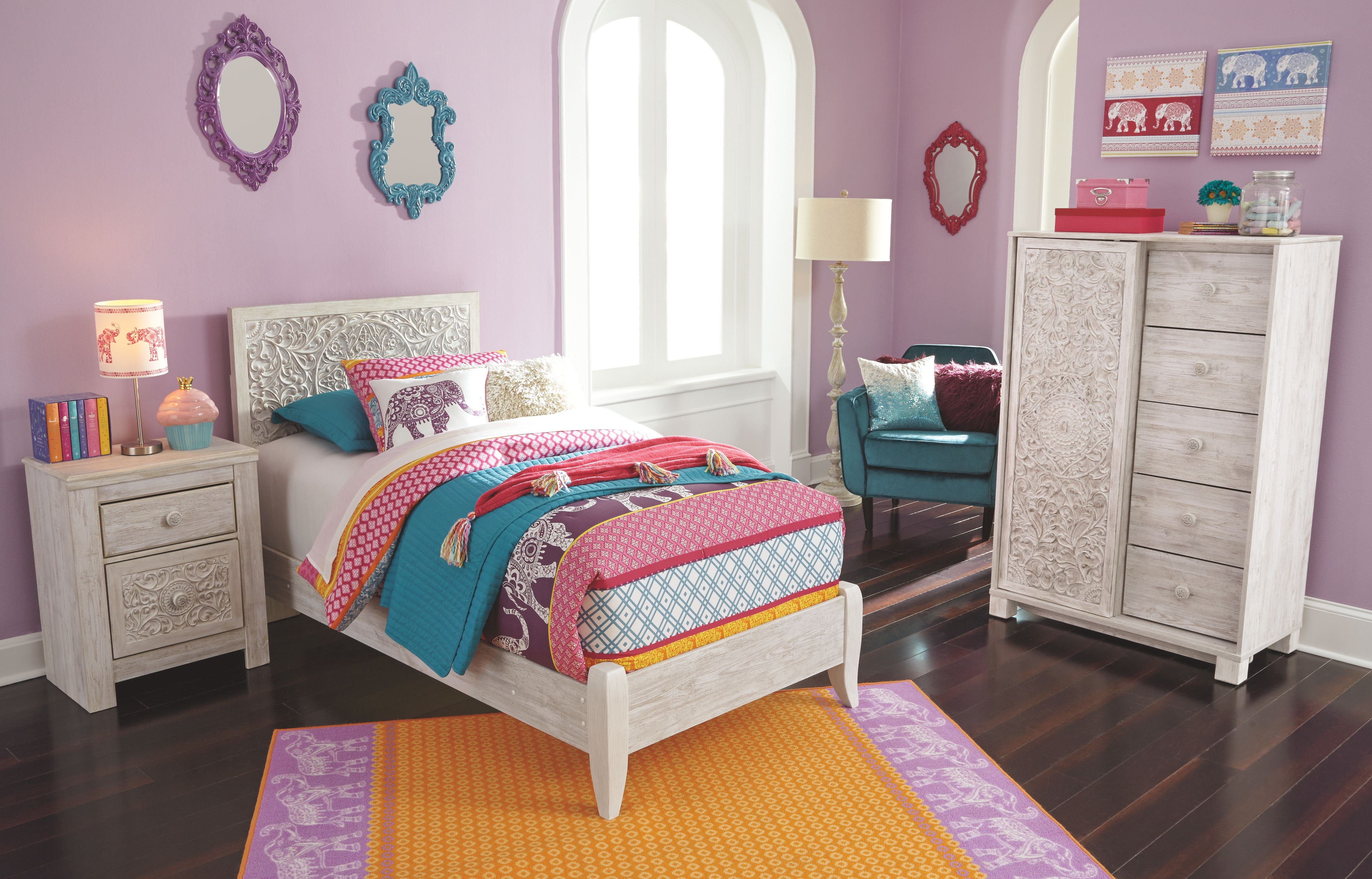 Paxberry - 4 Pc. - Twin Panel Bed, Dressing Chest, Nightstand - Whitewash