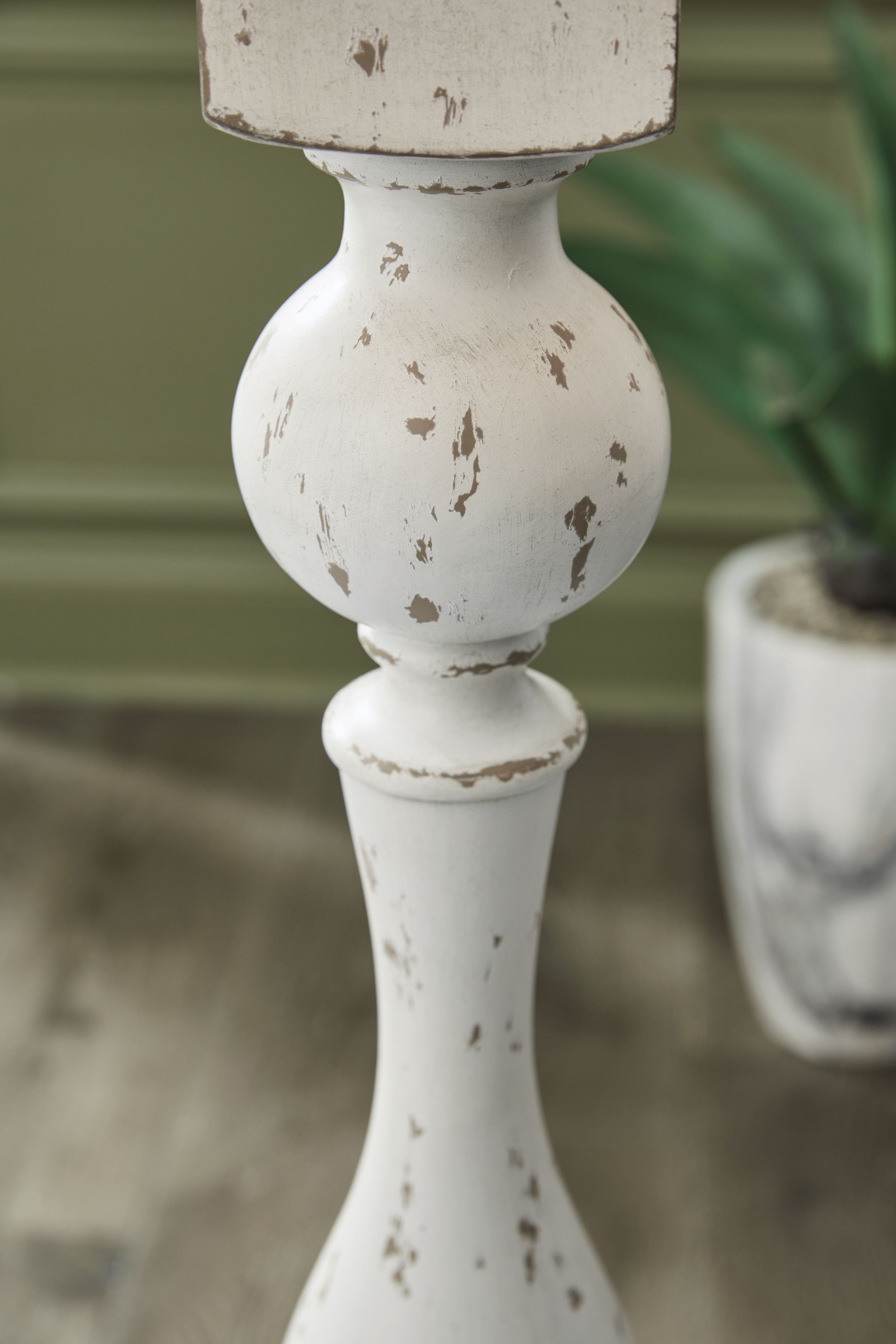 Ashley Furniture Madsbrook - Poly Floor Lamp - Antique White - Image 3