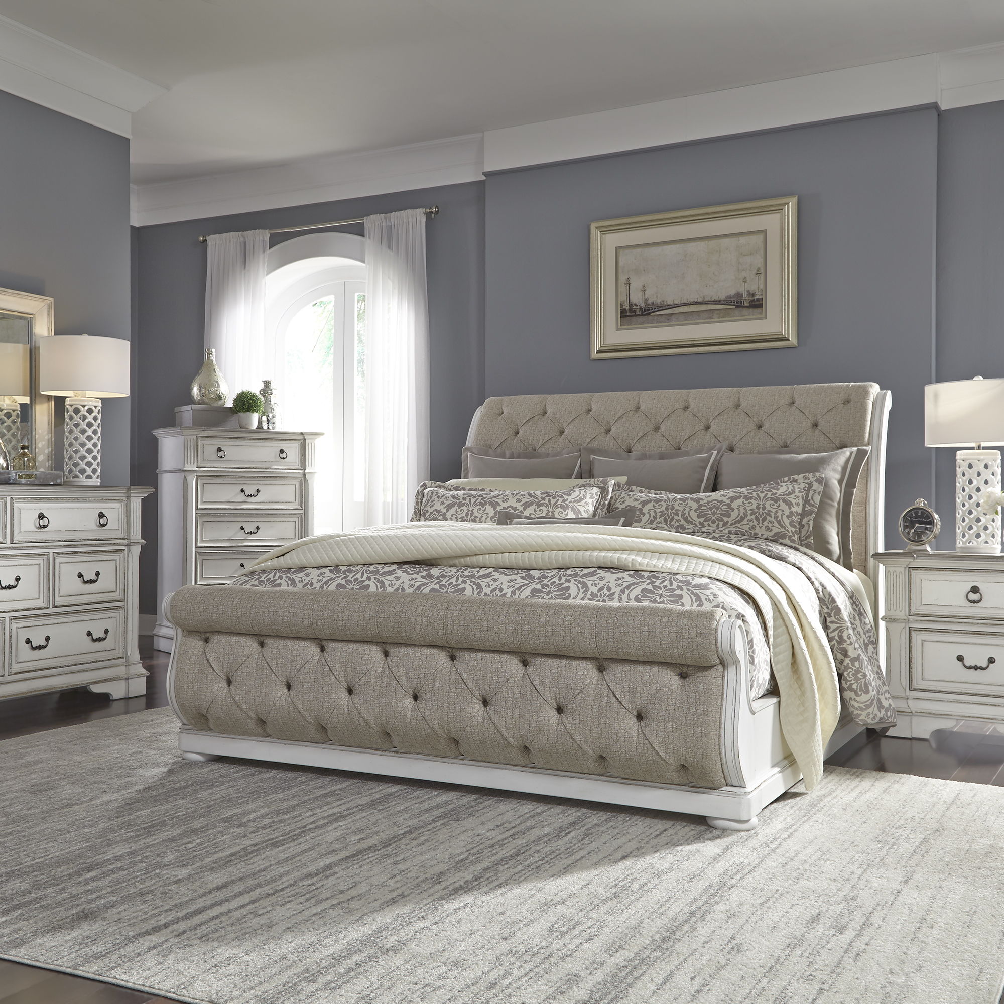 Abbey Park - 5 Piece Bedroom Set (Queen Upholstered Sleigh Bed, Dresser & Mirror, Chest, Nightstand) - White Image