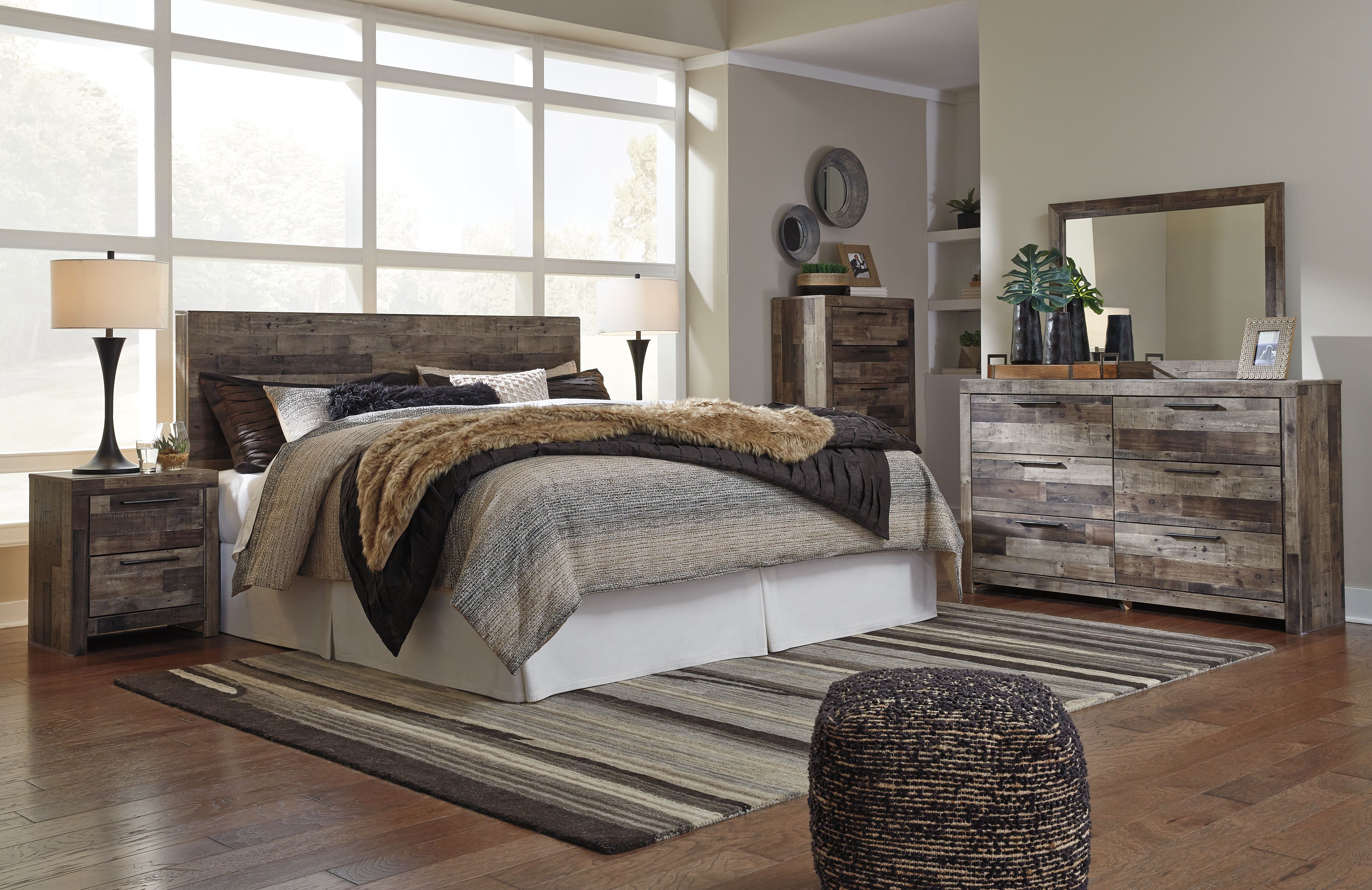 Derekson - Six Drawer Dresser - Multi Gray