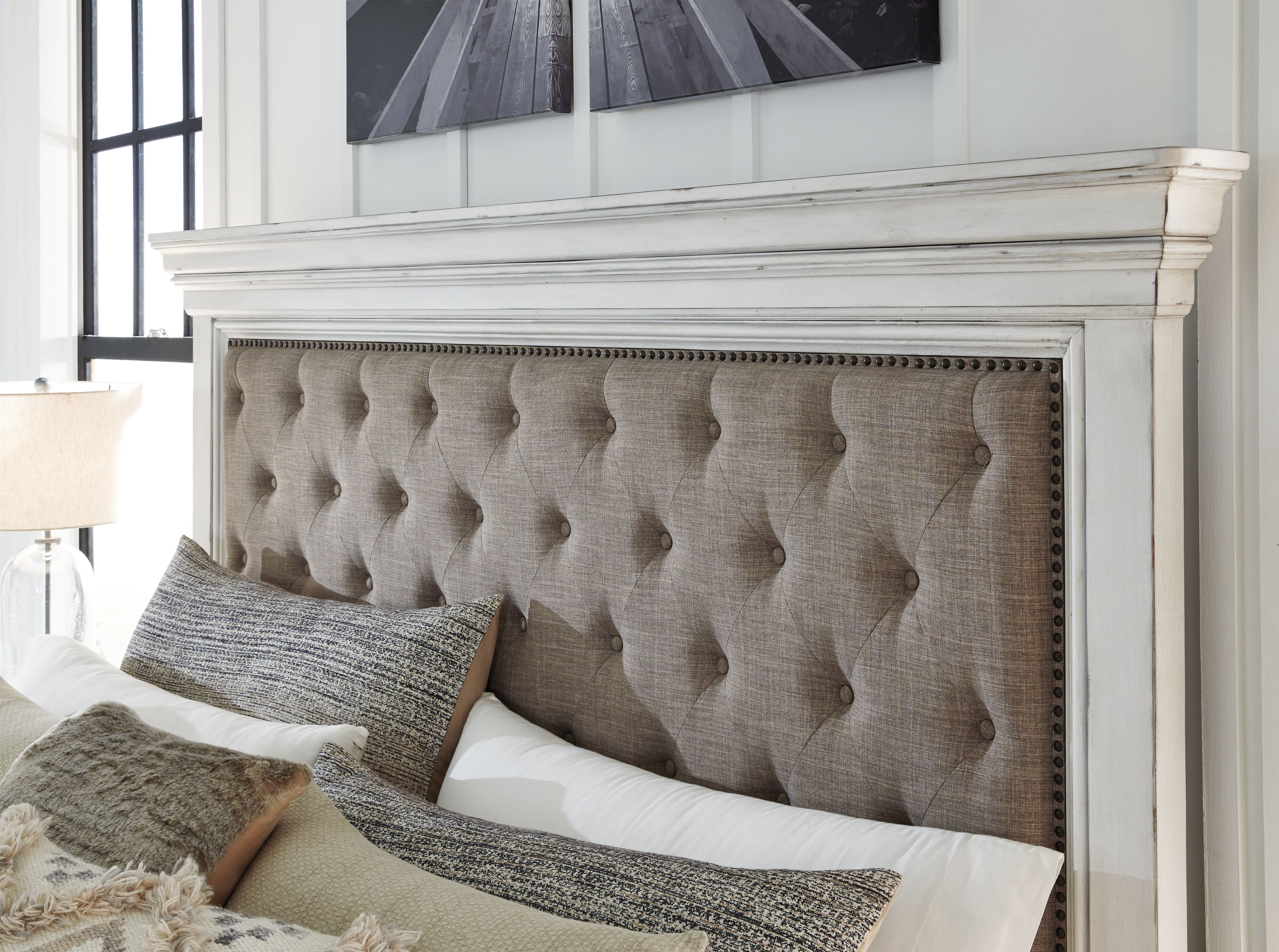 Kanwyn - Queen Upholstered Panel Bed - Whitewash