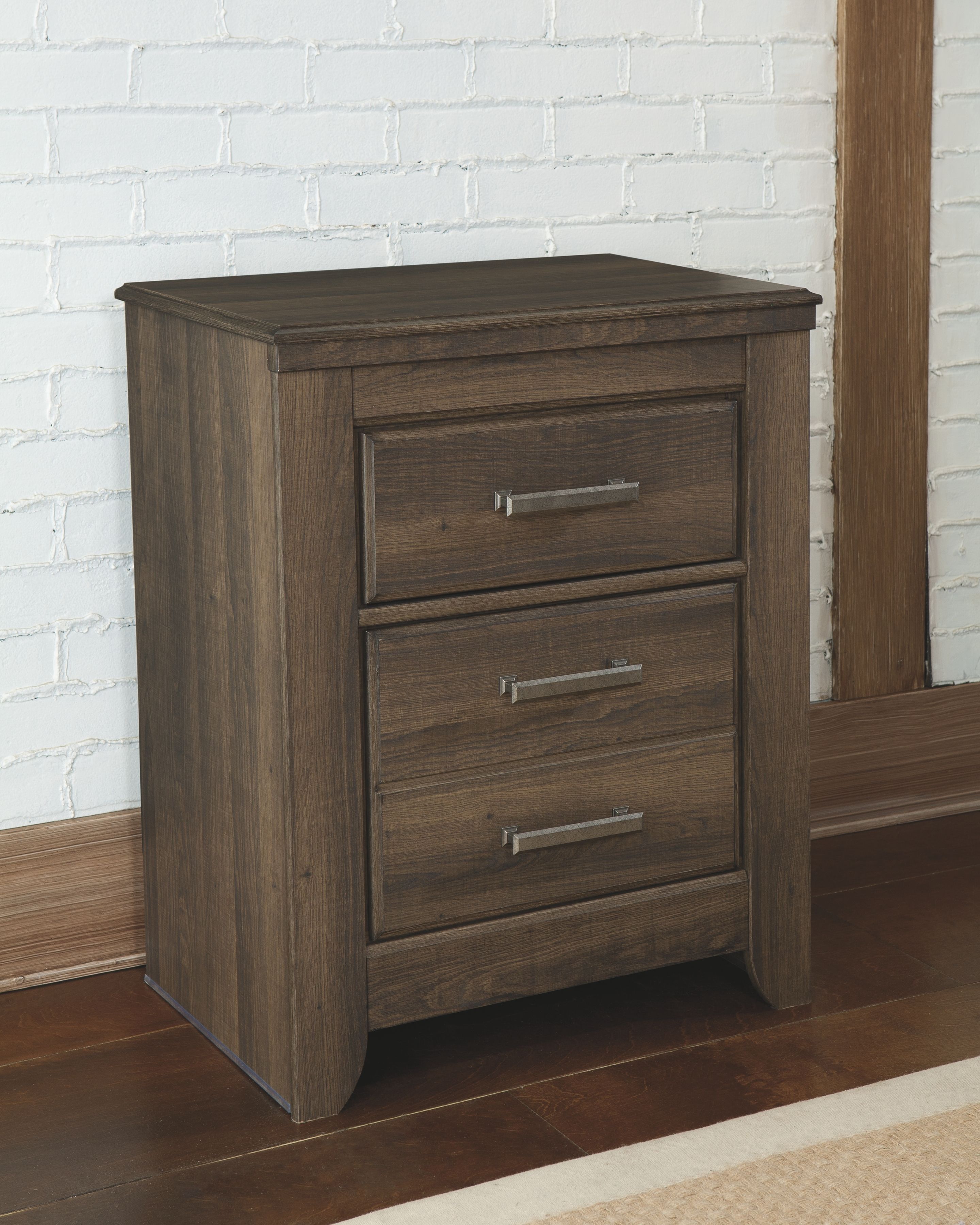 Ashley Furniture Juararo - 6 Pc. - Dresser, Mirror, Queen Poster Bed, Nightstand - Dark Brown - Image 4