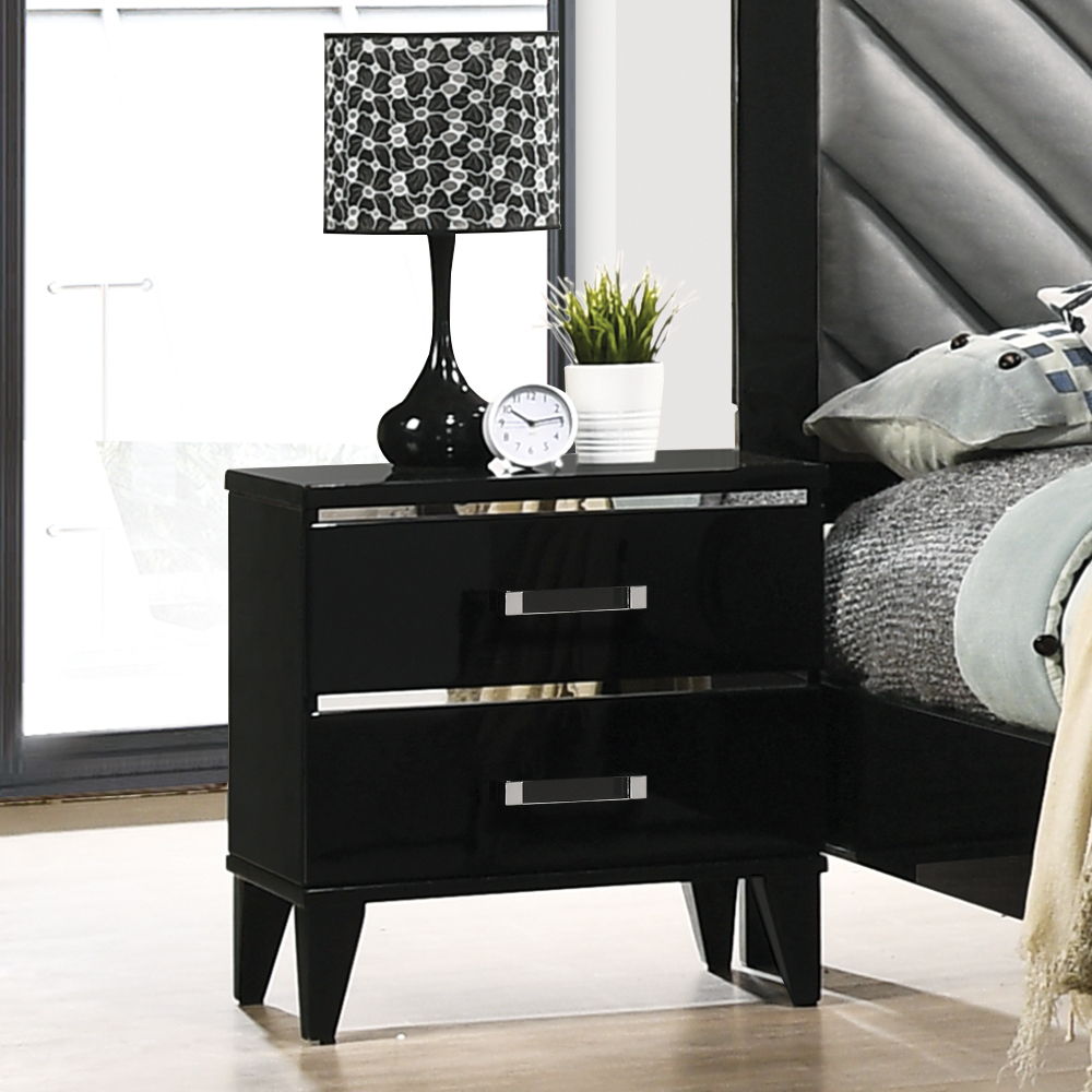 Chelsie - Nightstand - Black, black