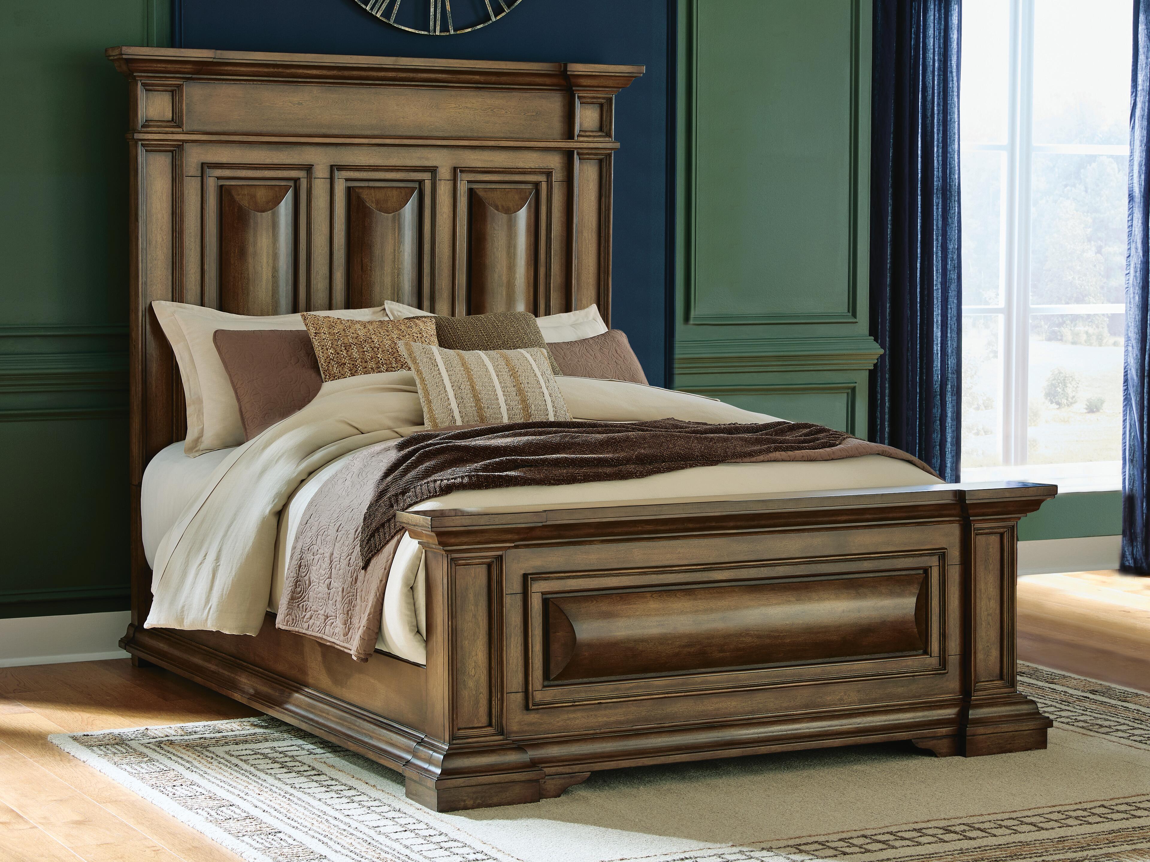 Frantanna - Queen Panel Bed - Brown