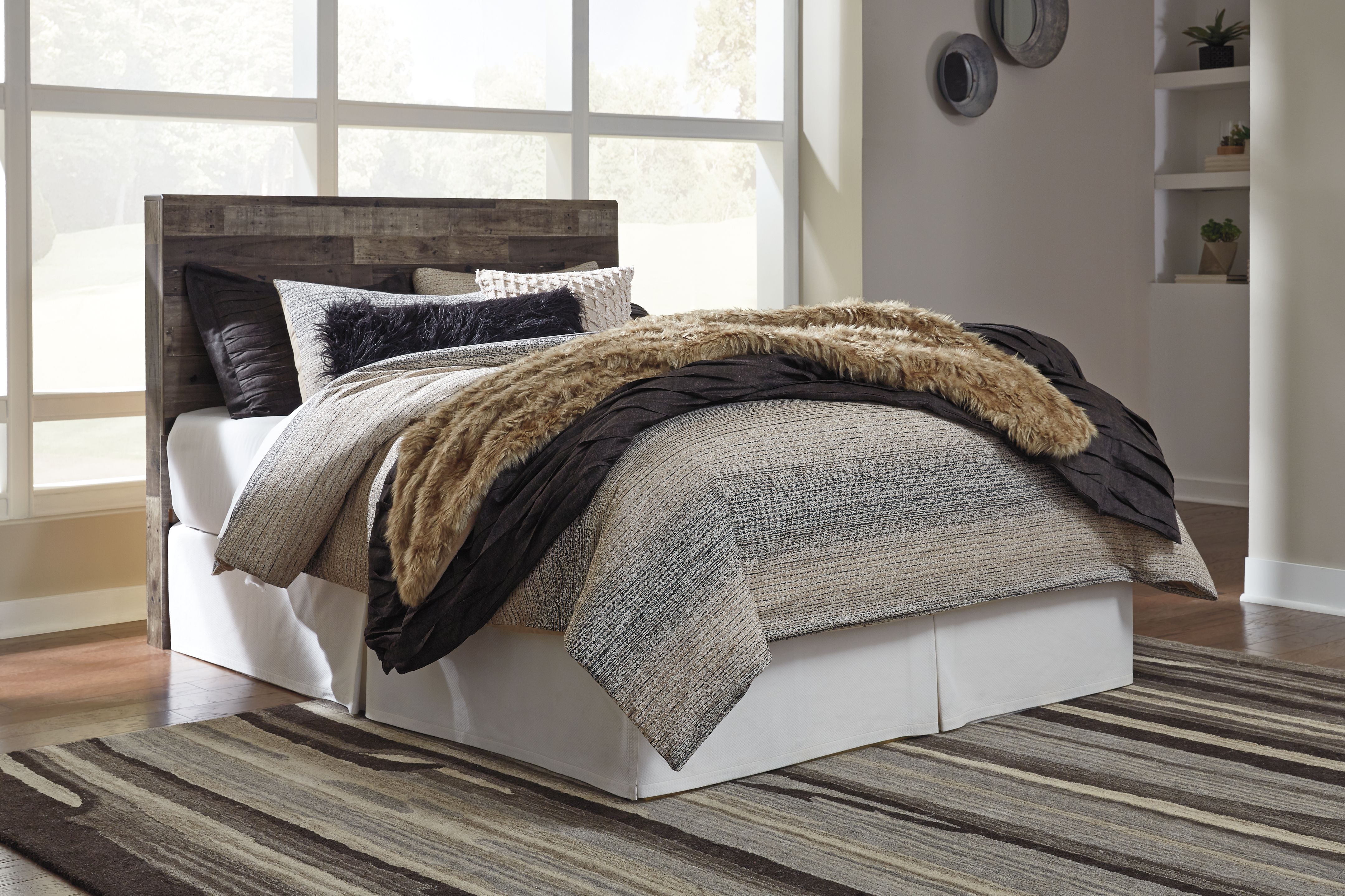 Derekson – Queen Panel Headboard – Multi Gray