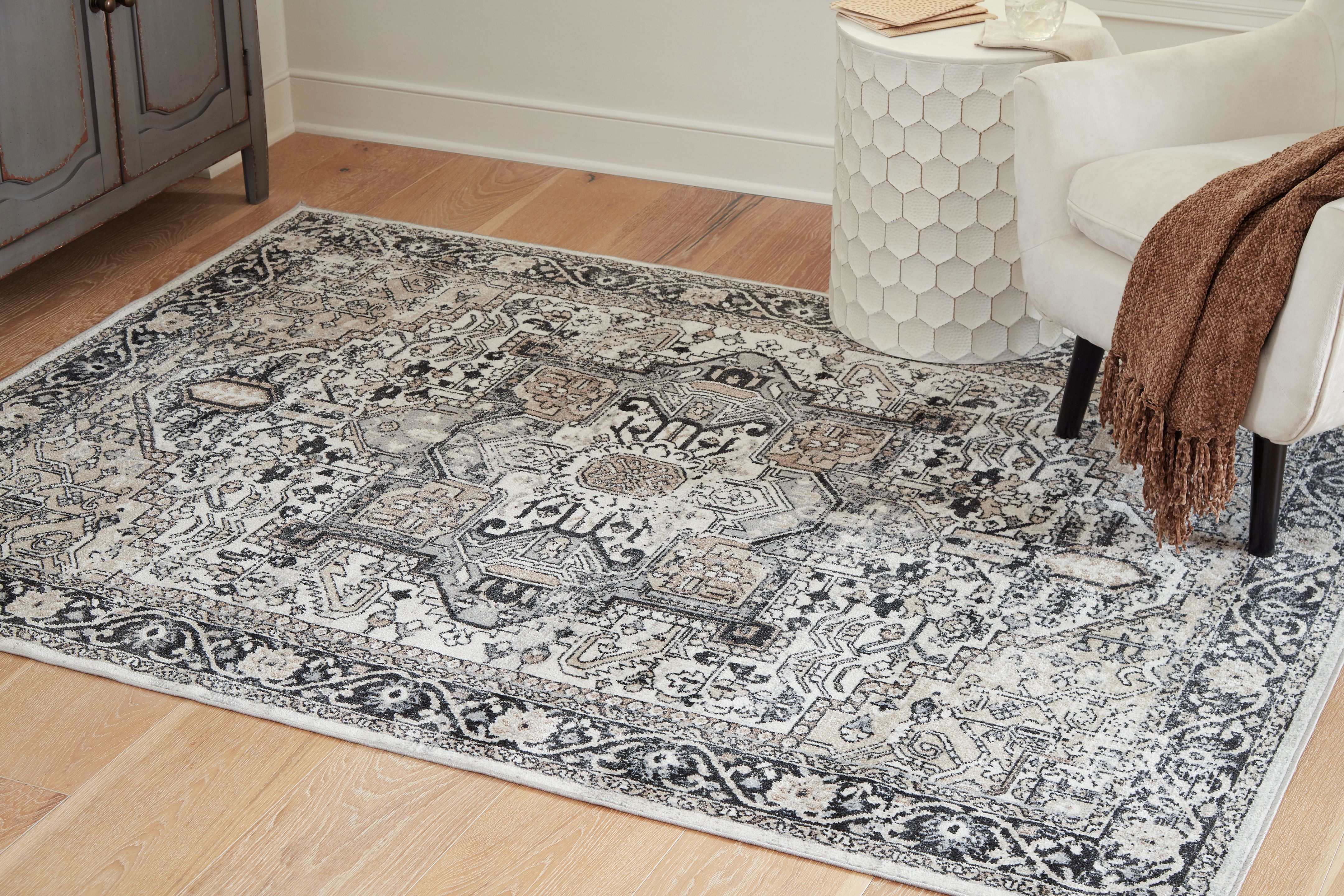 Gregmoore - 5' x 7' Rug - Multi