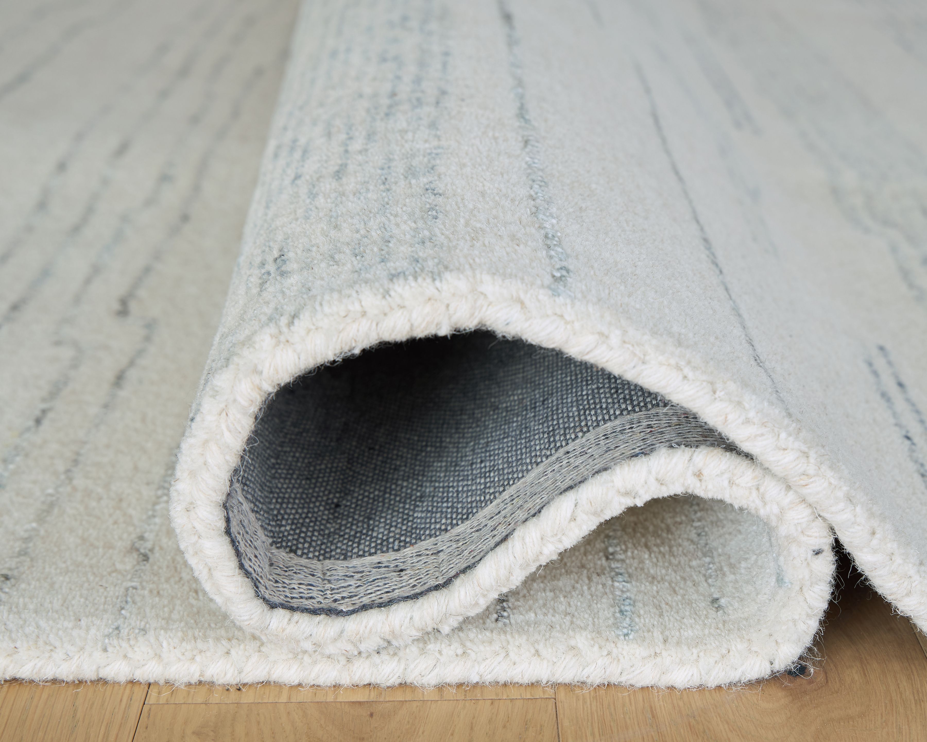 Genemost - 8' x 10' Rug - Ivory / Blue
