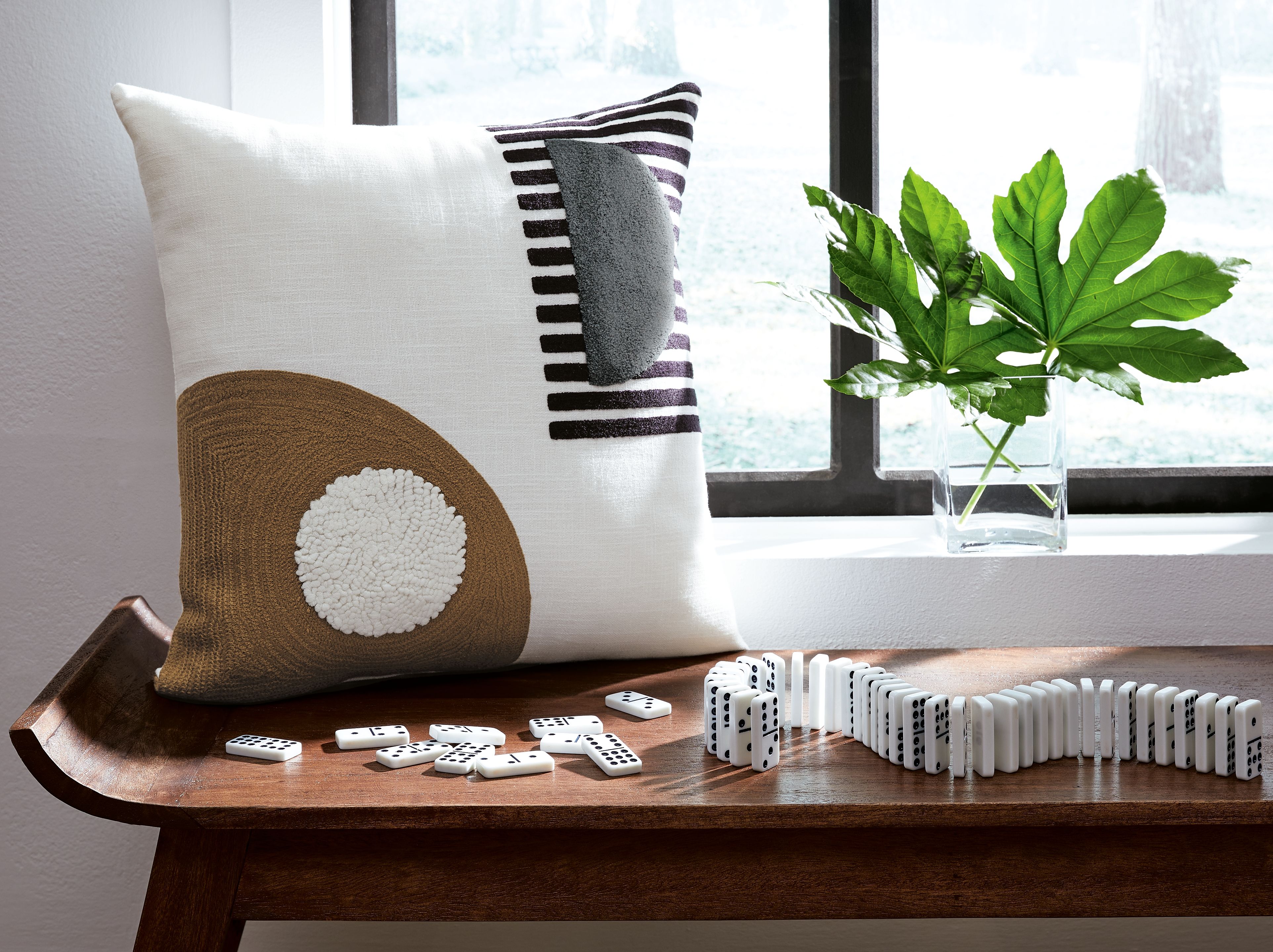 Longsum - Pillow - Black / White / Honey