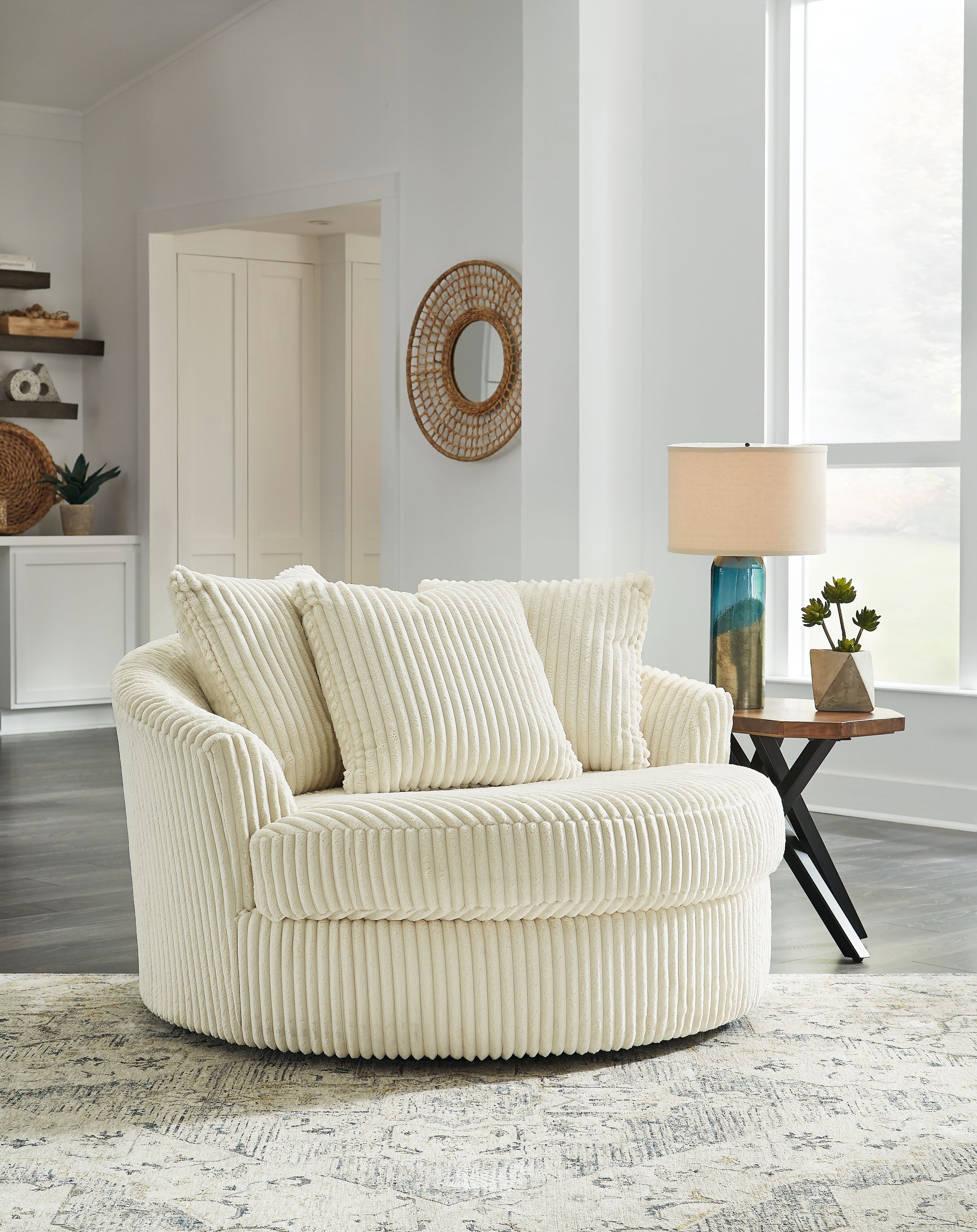 Lindyn - Oversized Swivel Accent Chair - Ivory