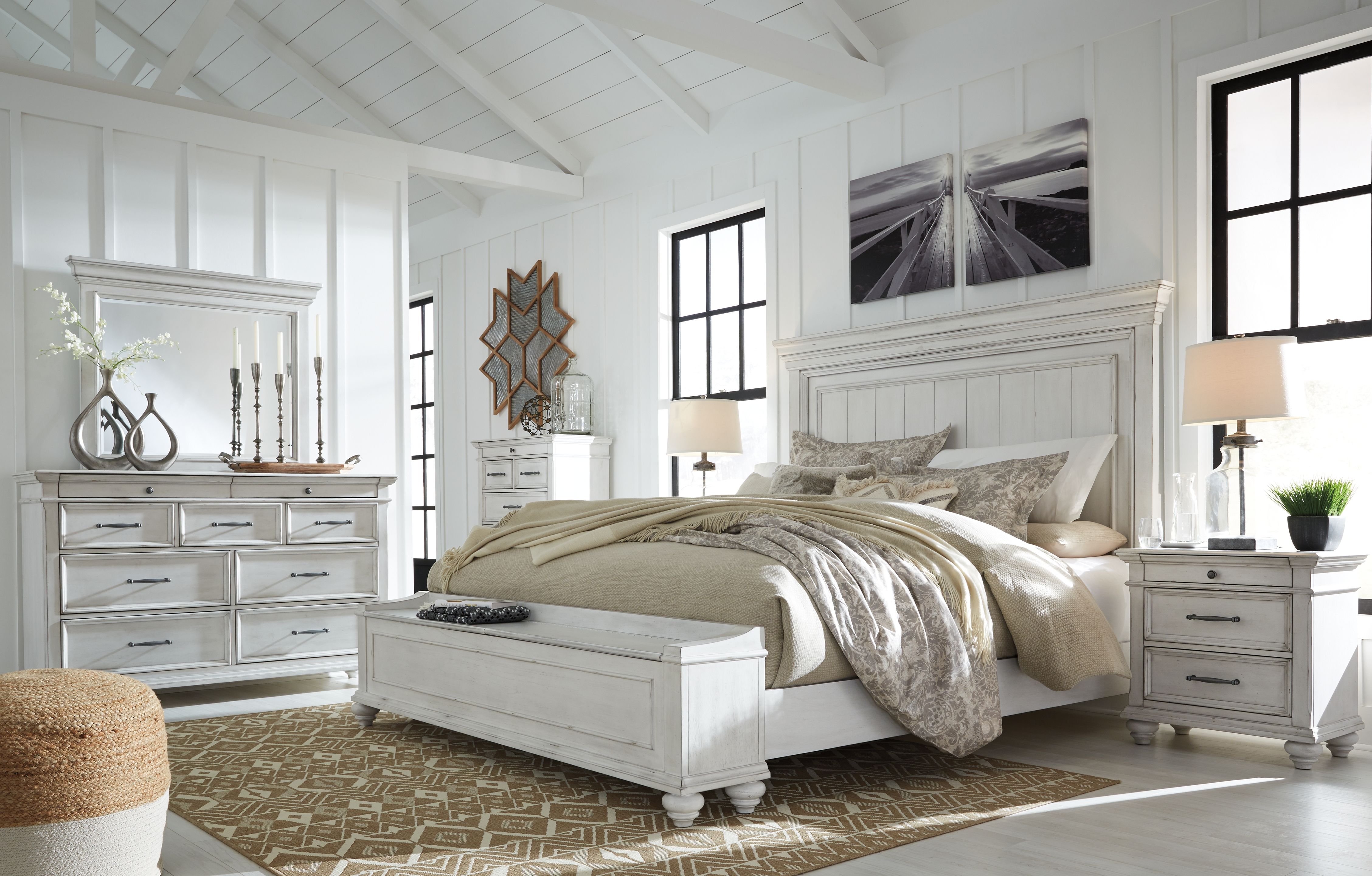 Ashley Furniture Kanwyn - Queen Panel Bed With Storage Bench - Whitewash - Image 4
