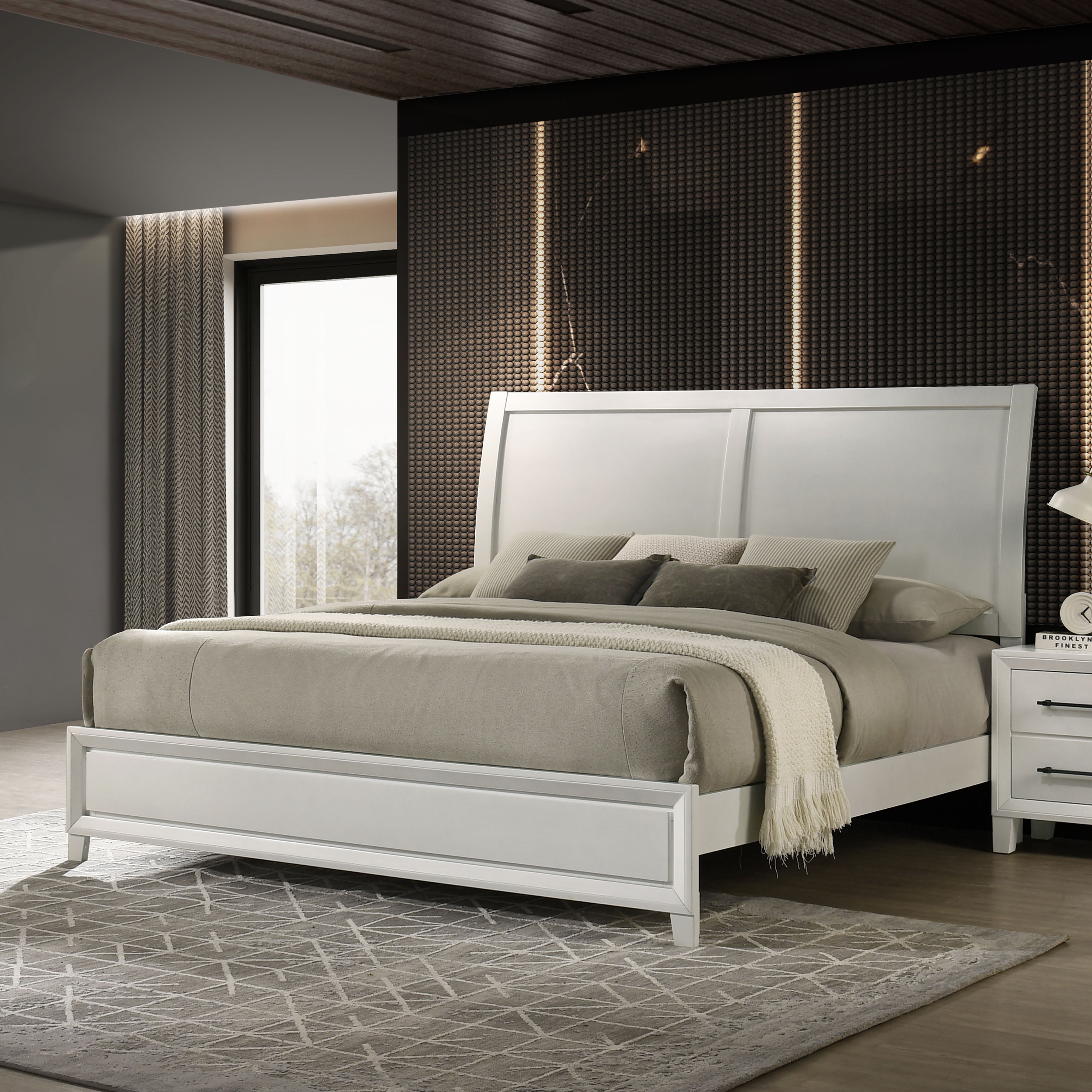 Ballard - 5/0 Queen Bed Only - White