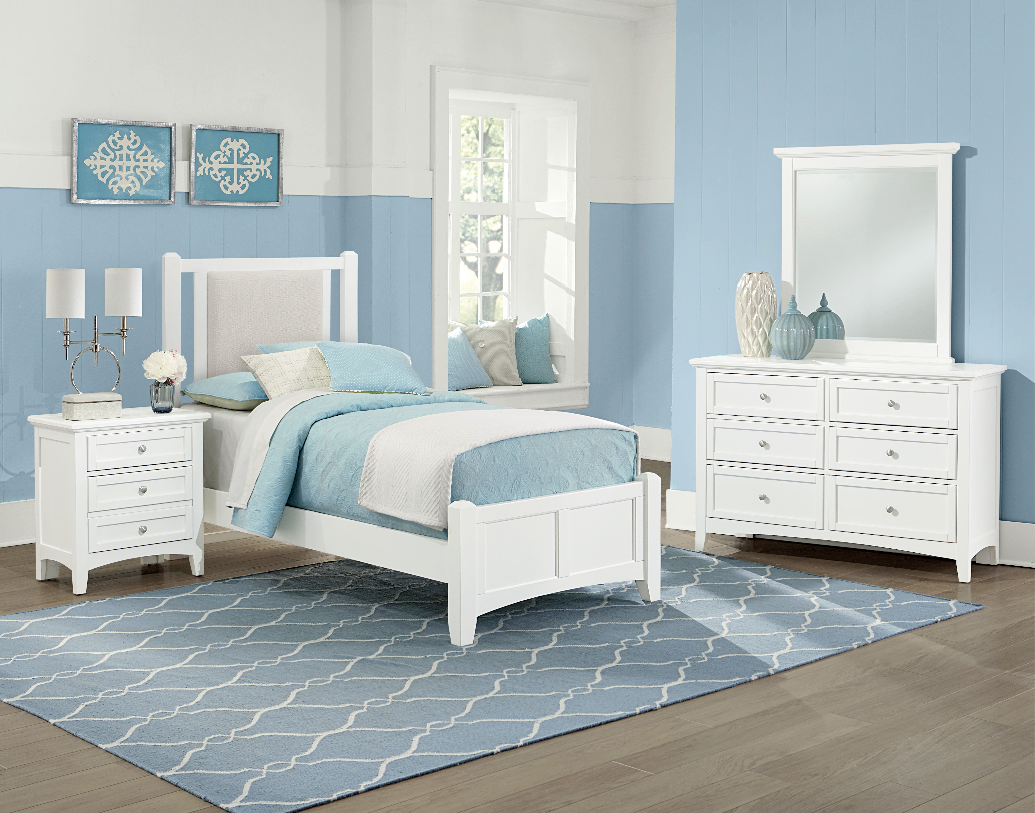 Vaughan-Bassett Bonanza - Twin Linen Upholstered Bed With Mansion Footboard - White