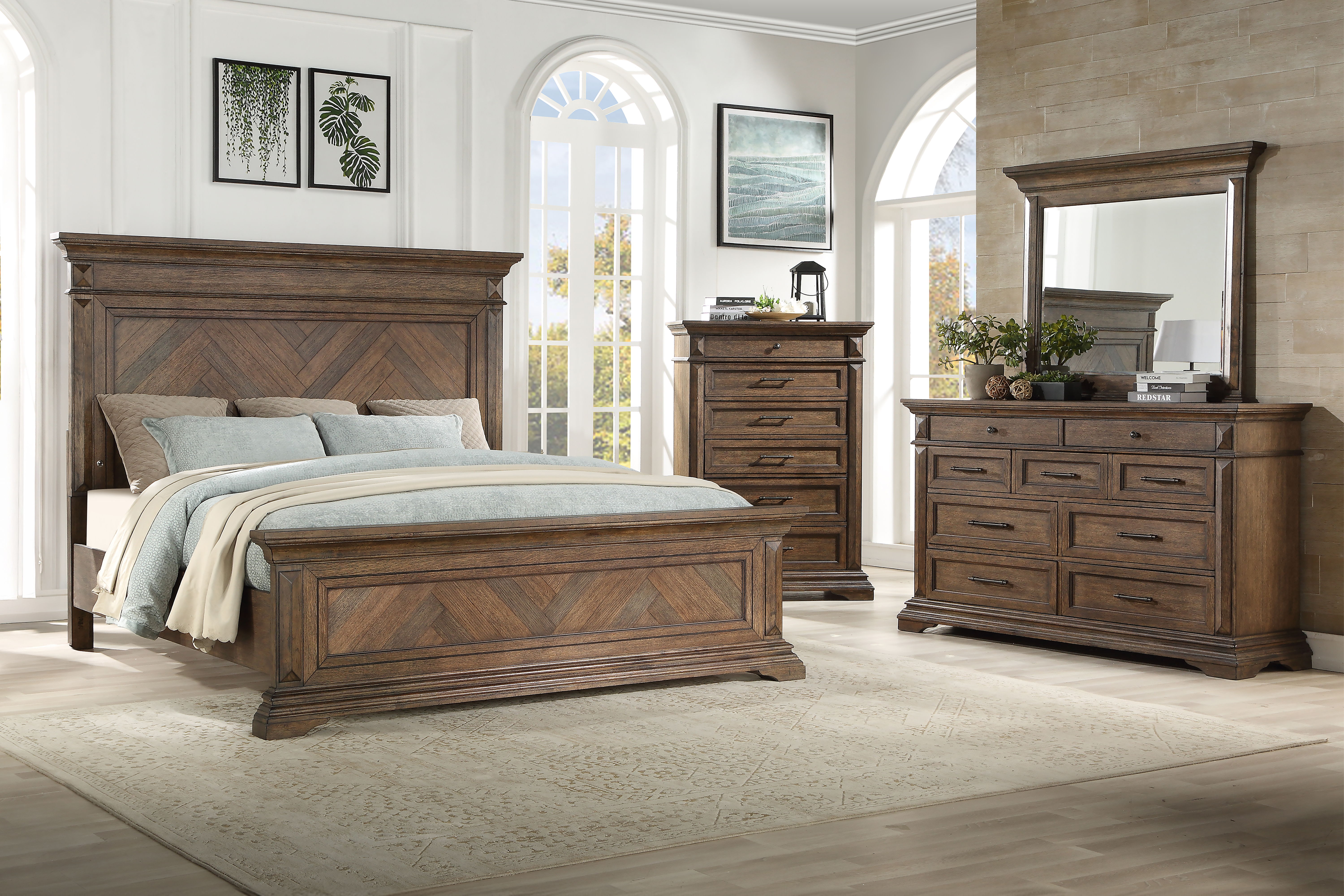 Queen · 4 Pc · Bed & Dresser & Mirror & Chest