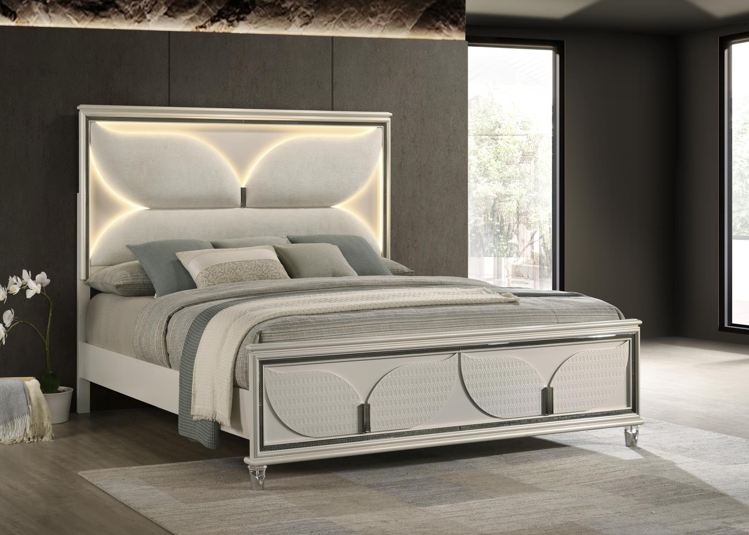 B029 - 3 Piece Bedroom Set (Queen Bed, Dresser, Mirror) - Mysterious Gold