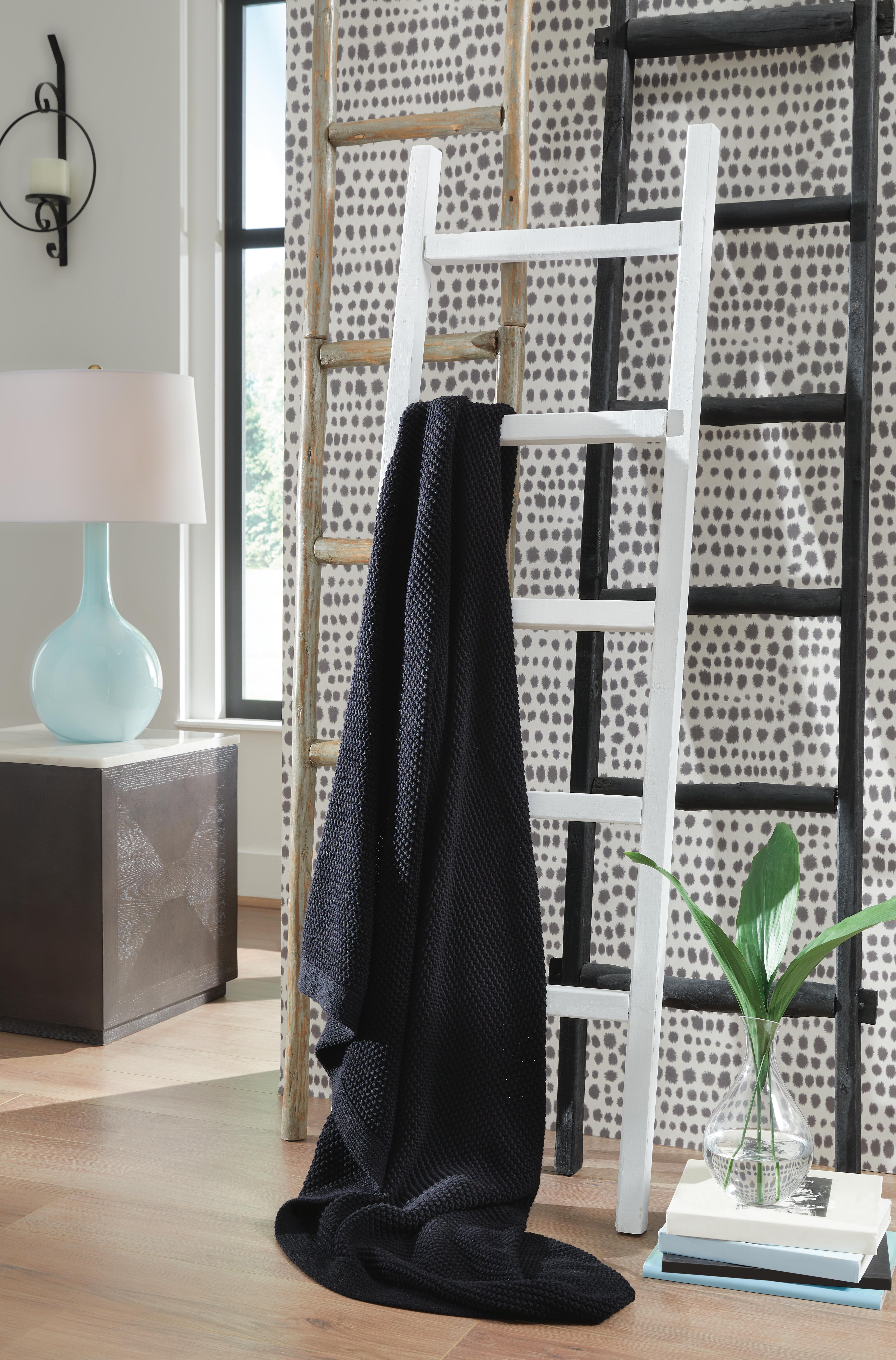 Gayelery - Throw (Set of 3) - Black