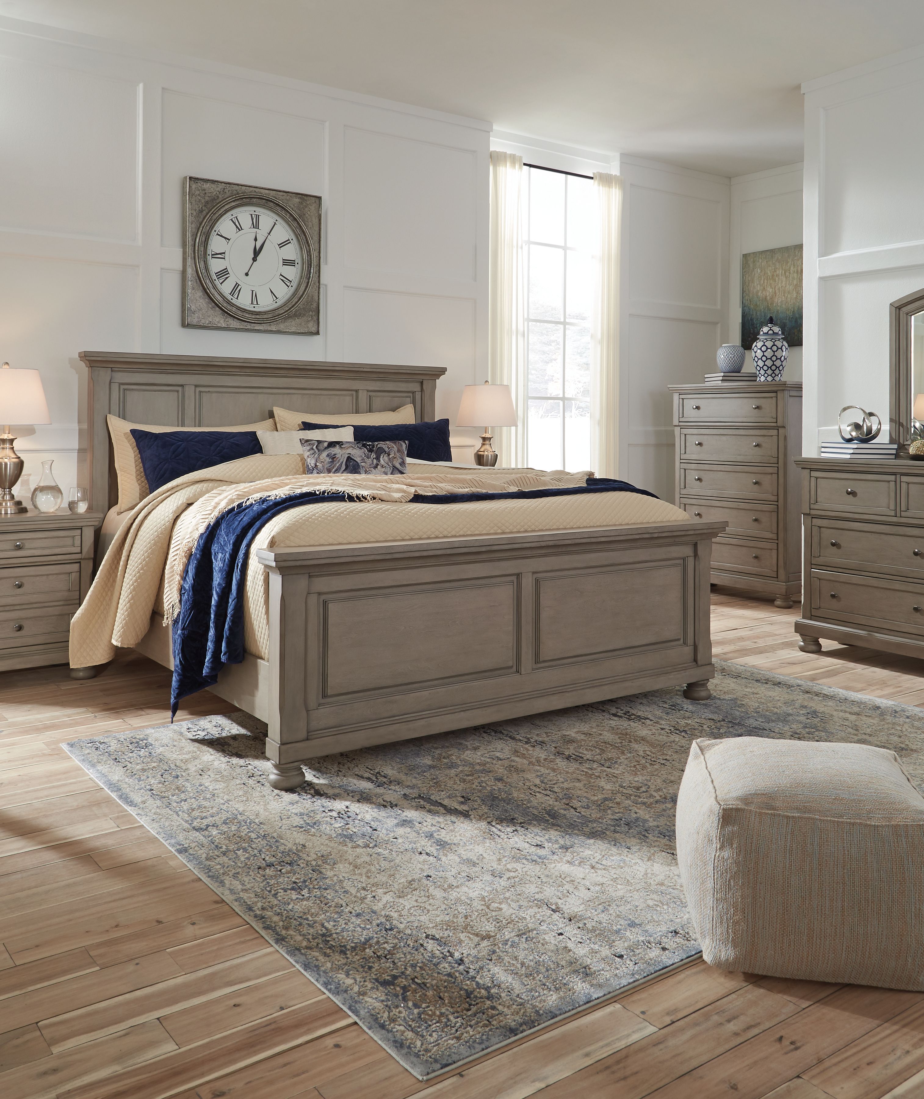 Lettner - King Panel Bed - Light Gray