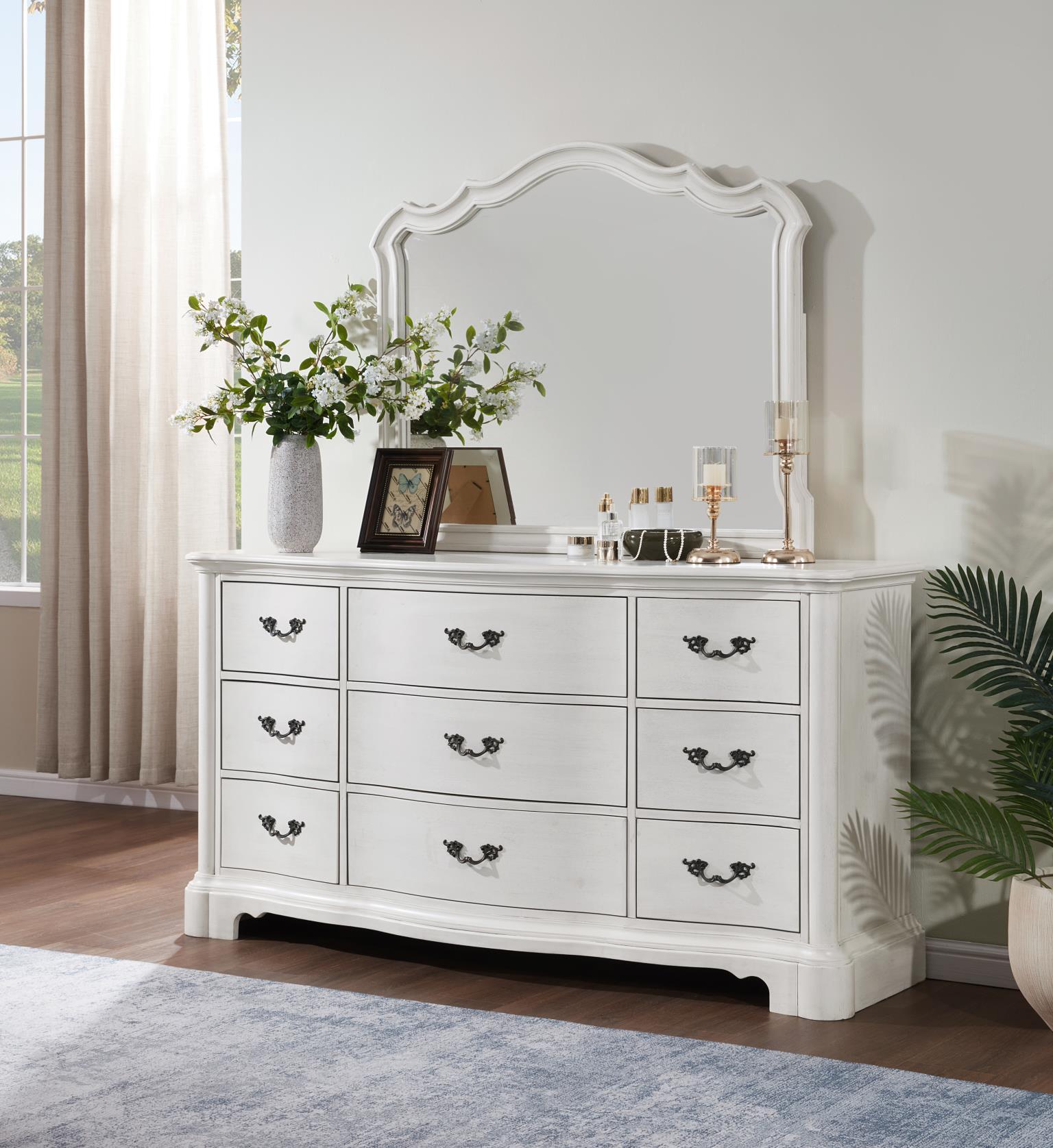 B072 - 3 Piece Bedroom Set (Queen Bed, Dresser, Mirror) - Antique White