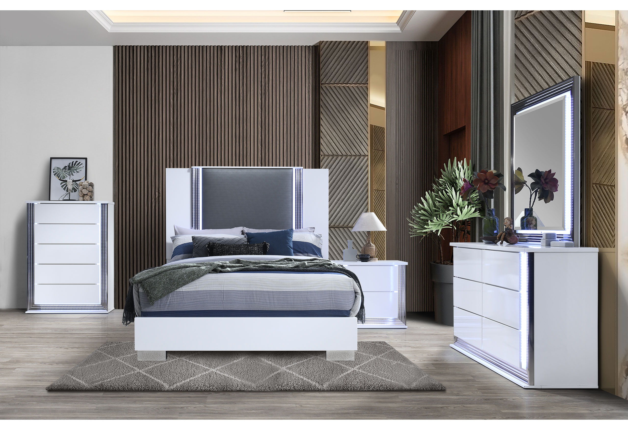 Queen · 5 Pc · Bed, Dresser, Mirror, Chest, Nightstand
