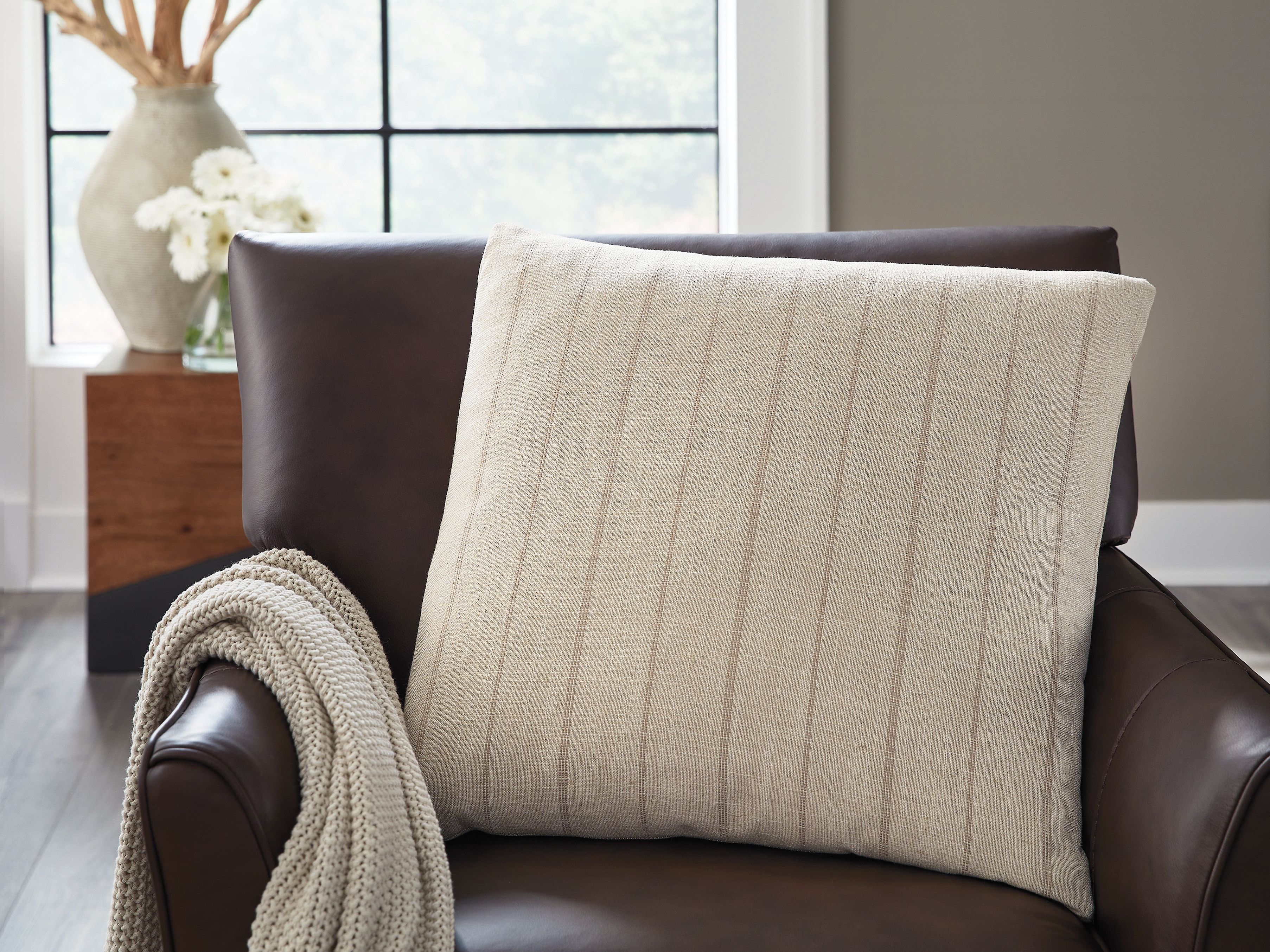 Valwick - Pillow (Set of 4) - Beige / Brown