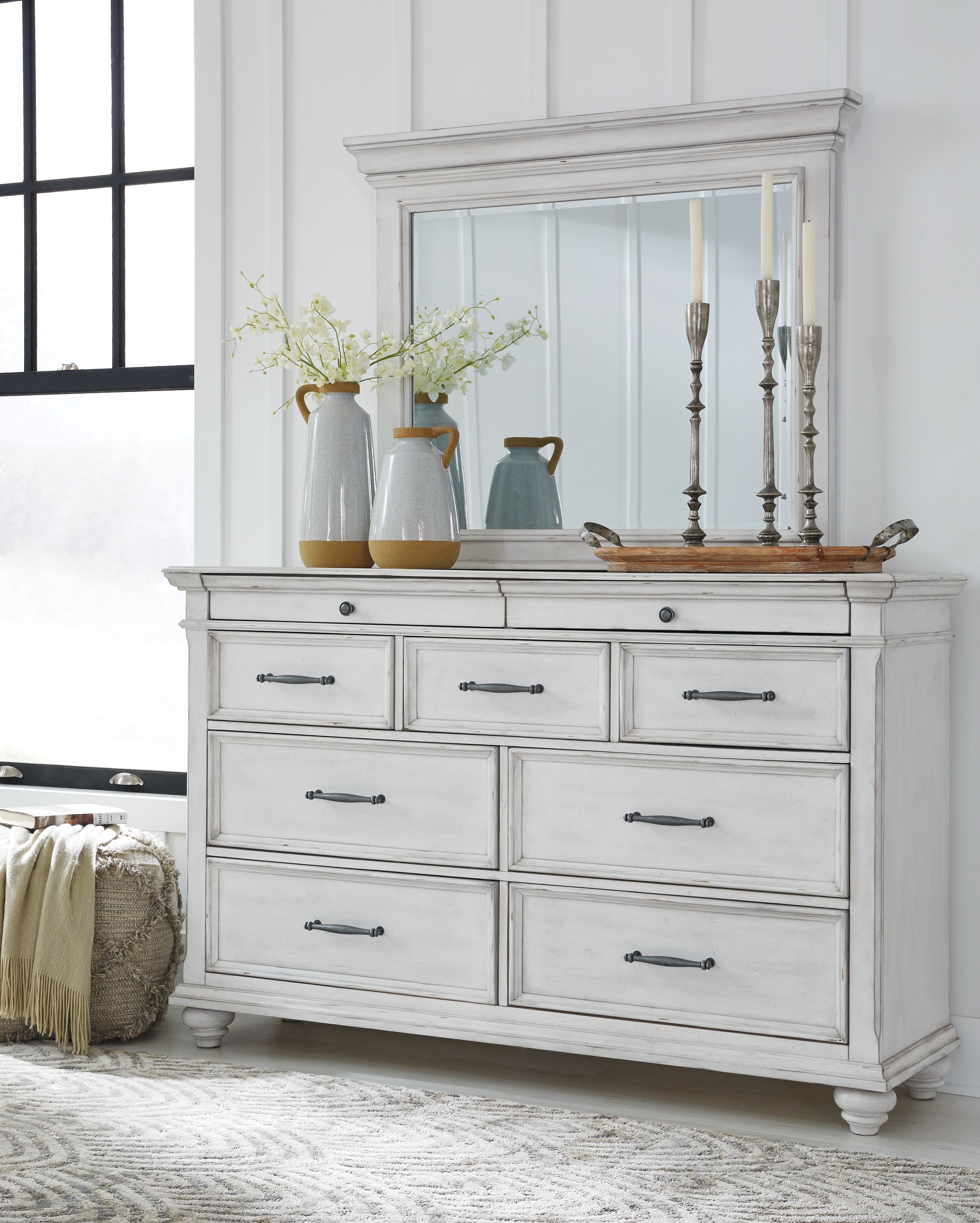 Kanwyn - Dresser, Mirror - Whitewash