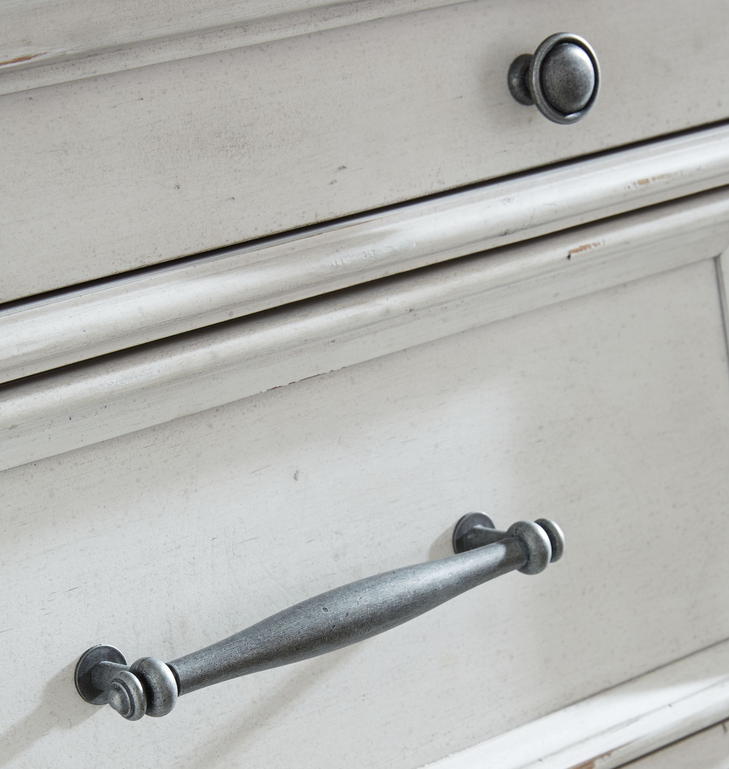 Ashley Furniture Kanwyn - Dresser, Mirror - Whitewash - Image 6