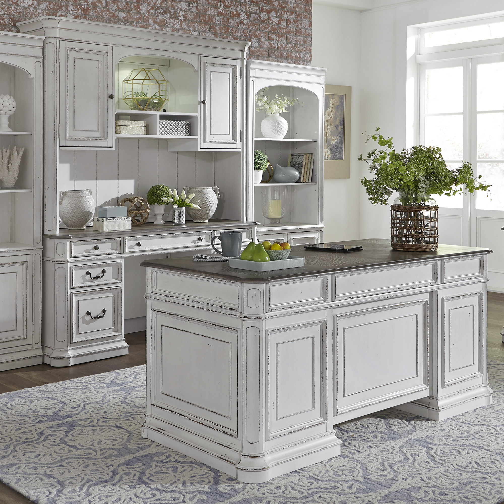 Liberty Furniture Magnolia Manor - 5 Piece Home Office Set (Complete Desk) - White