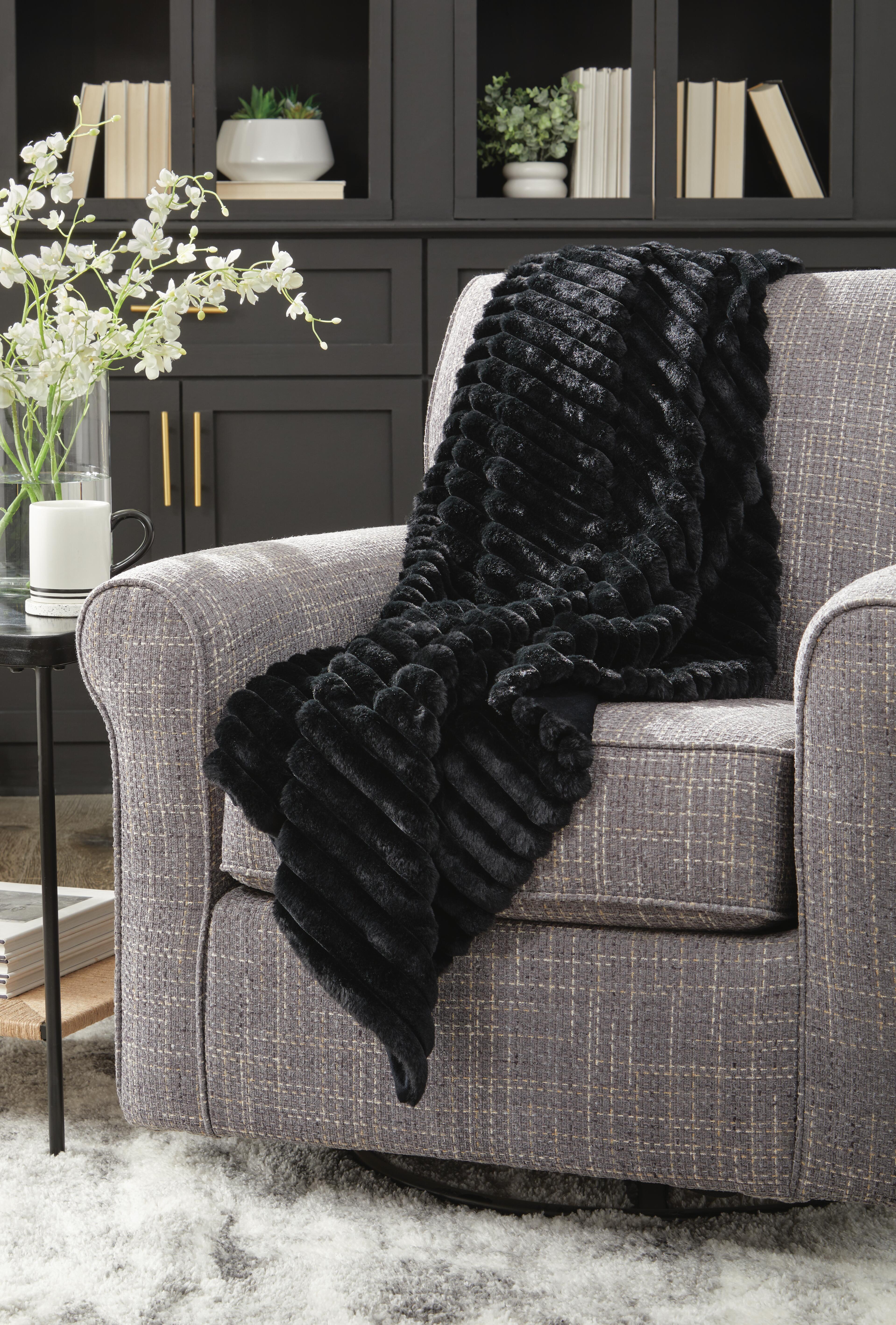 Alsonwell - Throw (Set of 3) - Black
