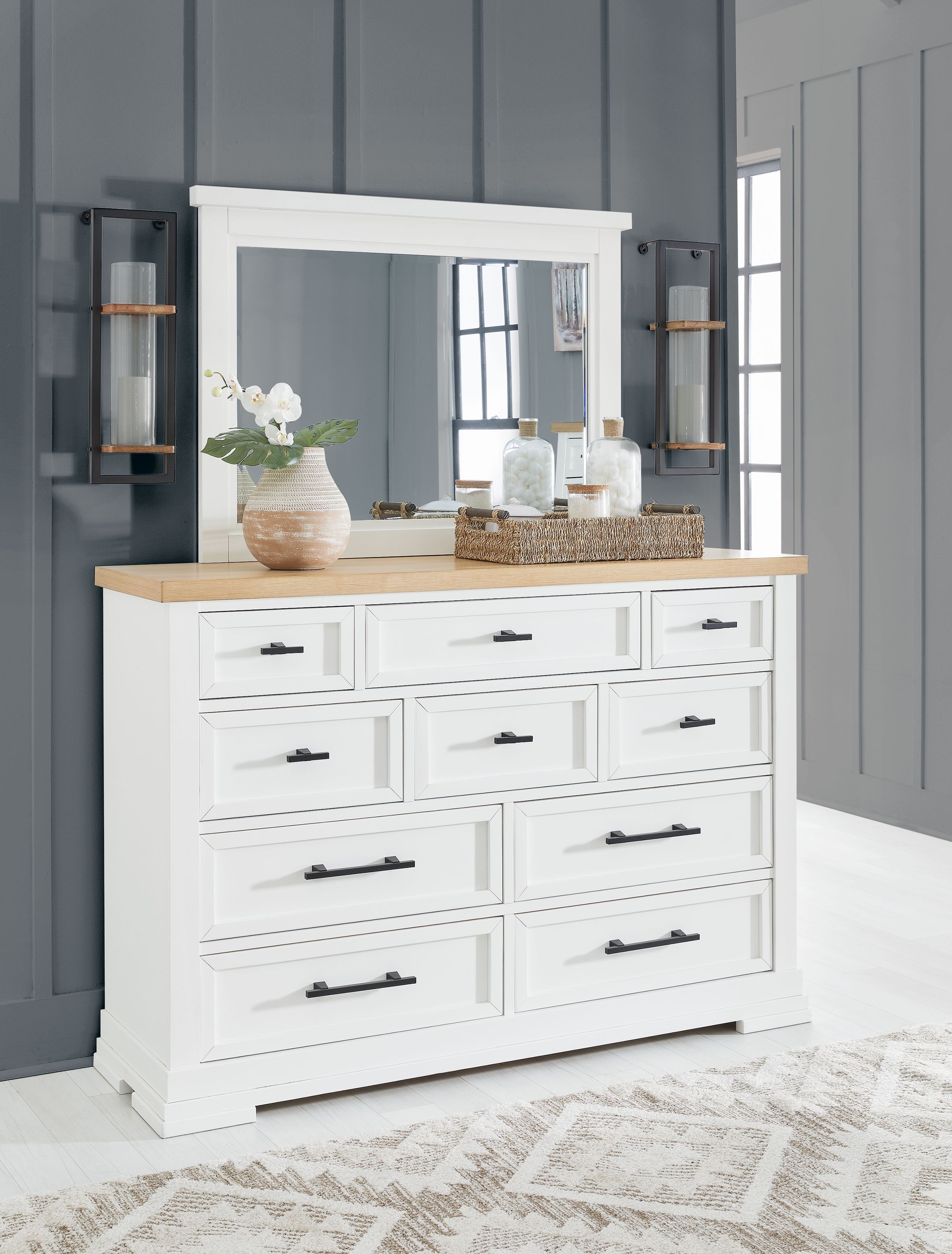 Ashbryn - 5 Pc. - Dresser, Mirror, California King Panel Storage Bed - White / Natural