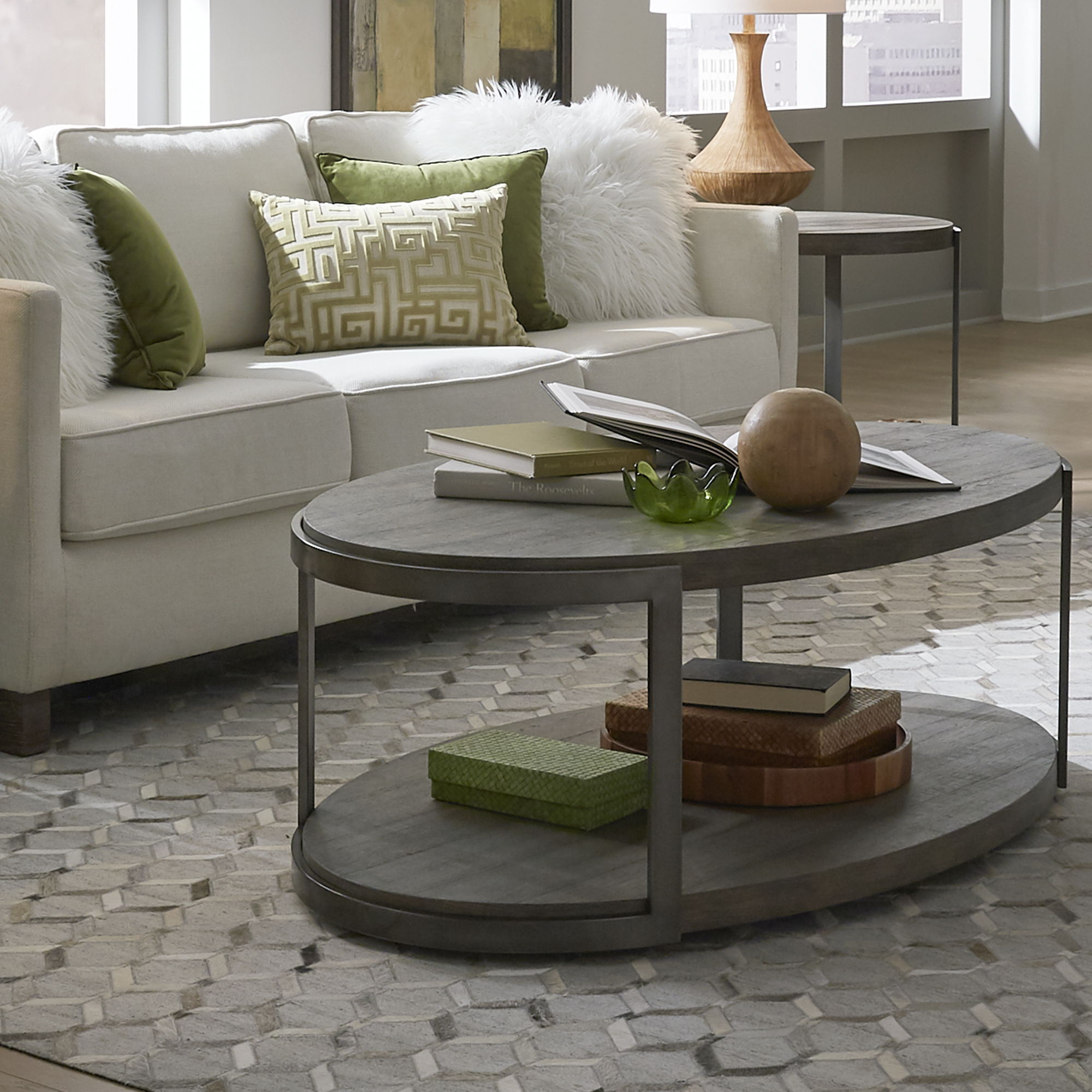 割引購入 Liberty Furniture Cocktail Oval (1 Set Piece 3 - View Modern サイドテーブル・ナイトテーブル・ローテーブル