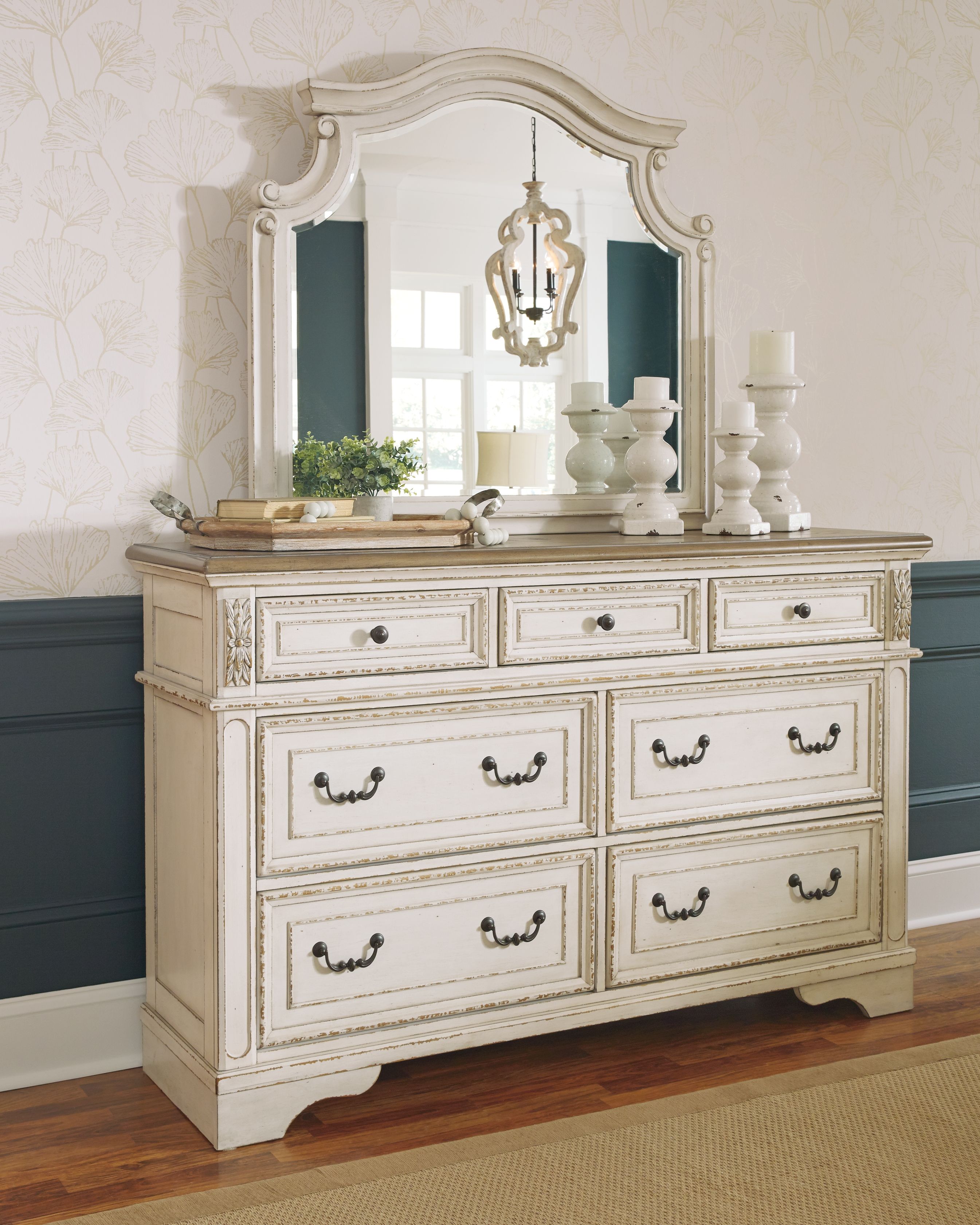 Realyn - 6 Pc. - Dresser, Mirror, Chest, Queen Upholstered Bed - Two-tone