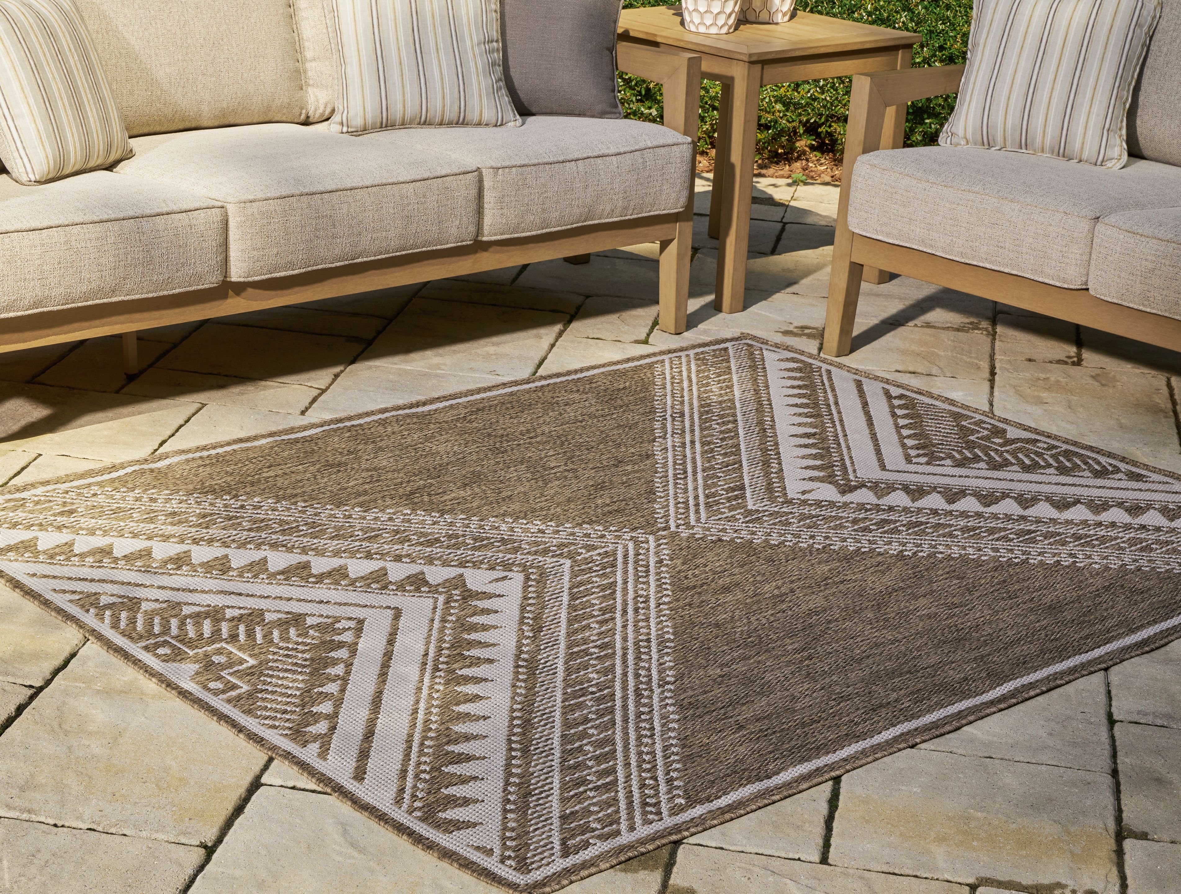 Dunsler - 8' x 10' Rug - Brown / Cream