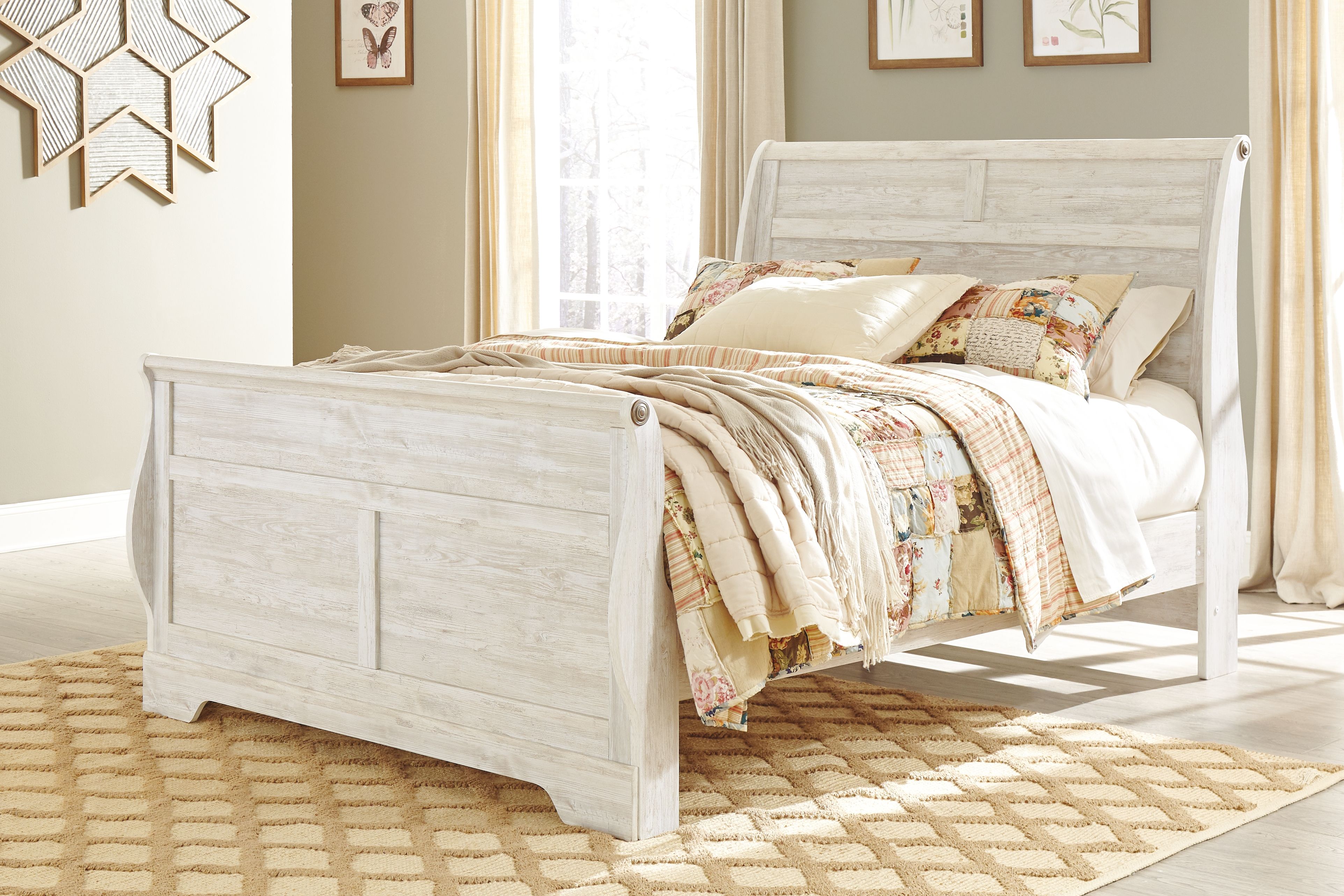 Willowton - Queen Sleigh Bed - Whitewash