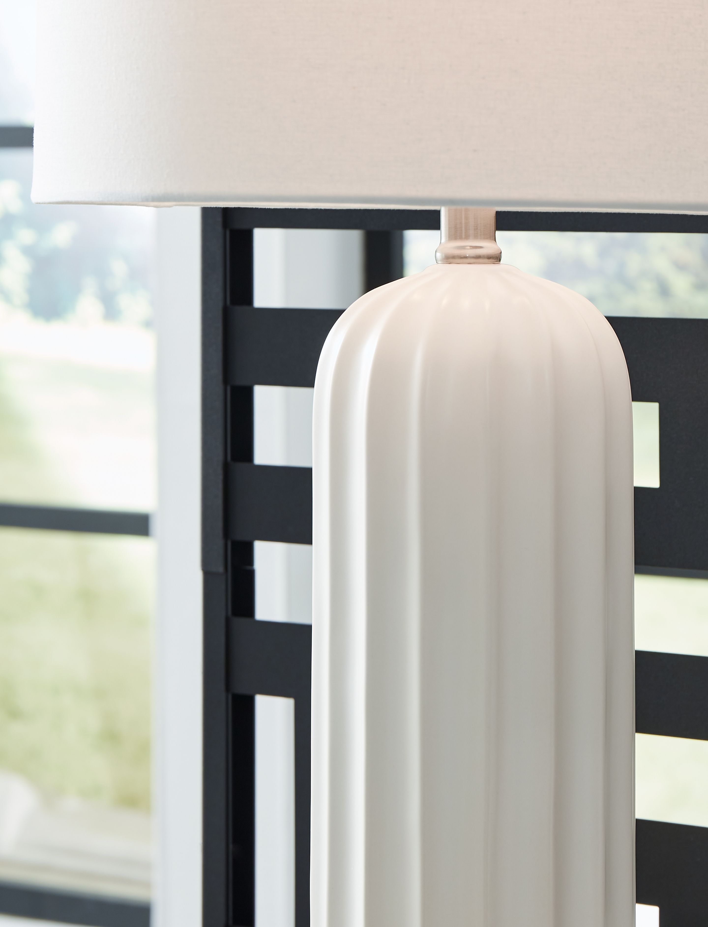 Ashley Furniture Clarkland - Ceramic Table Lamp (Set of 2) - White - Image 4