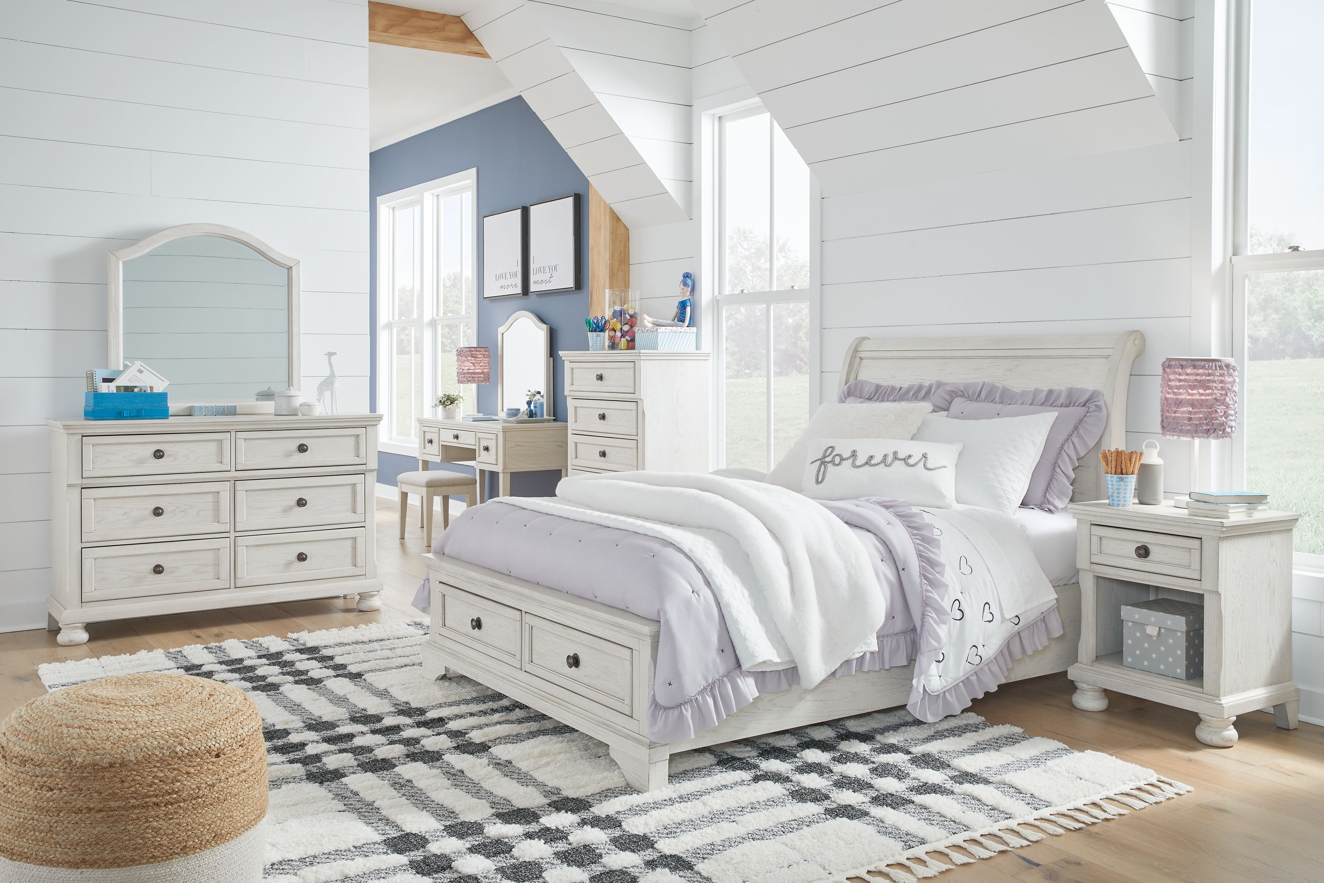 Ashley Robbinsdale - Antique White - 10 Pc. - Dresser, Mirror, Chest, Full Sleigh Storage Bed, 2 Nightstands, Vanity Set