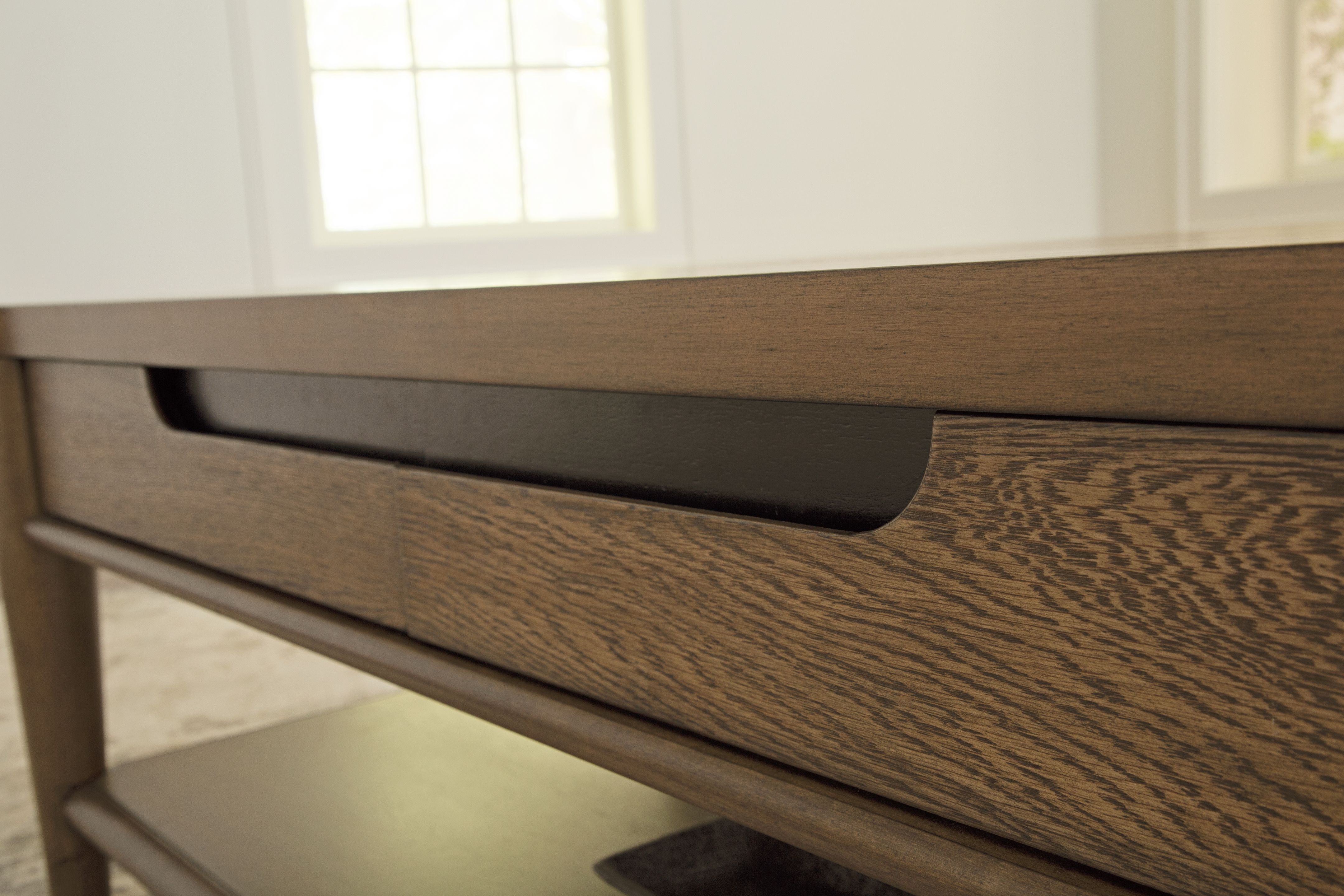 Ashley Furniture Roanhowe - Rectangular Cocktail Table - Brown - Image 6