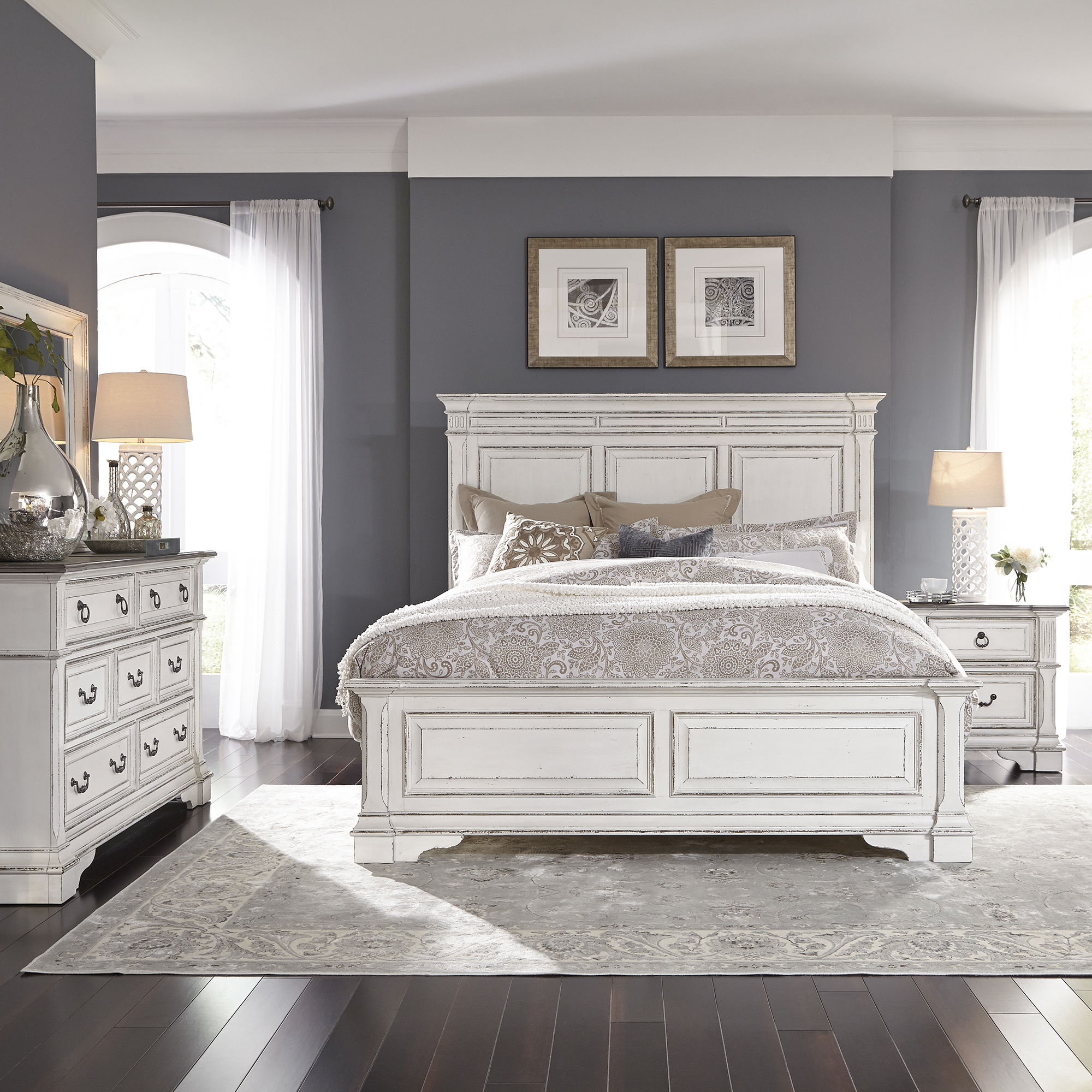 Abbey Park - 4 Piece Bedroom Set (Queen Panel Bed, Dresser & Mirror, Nightstand) - White Image