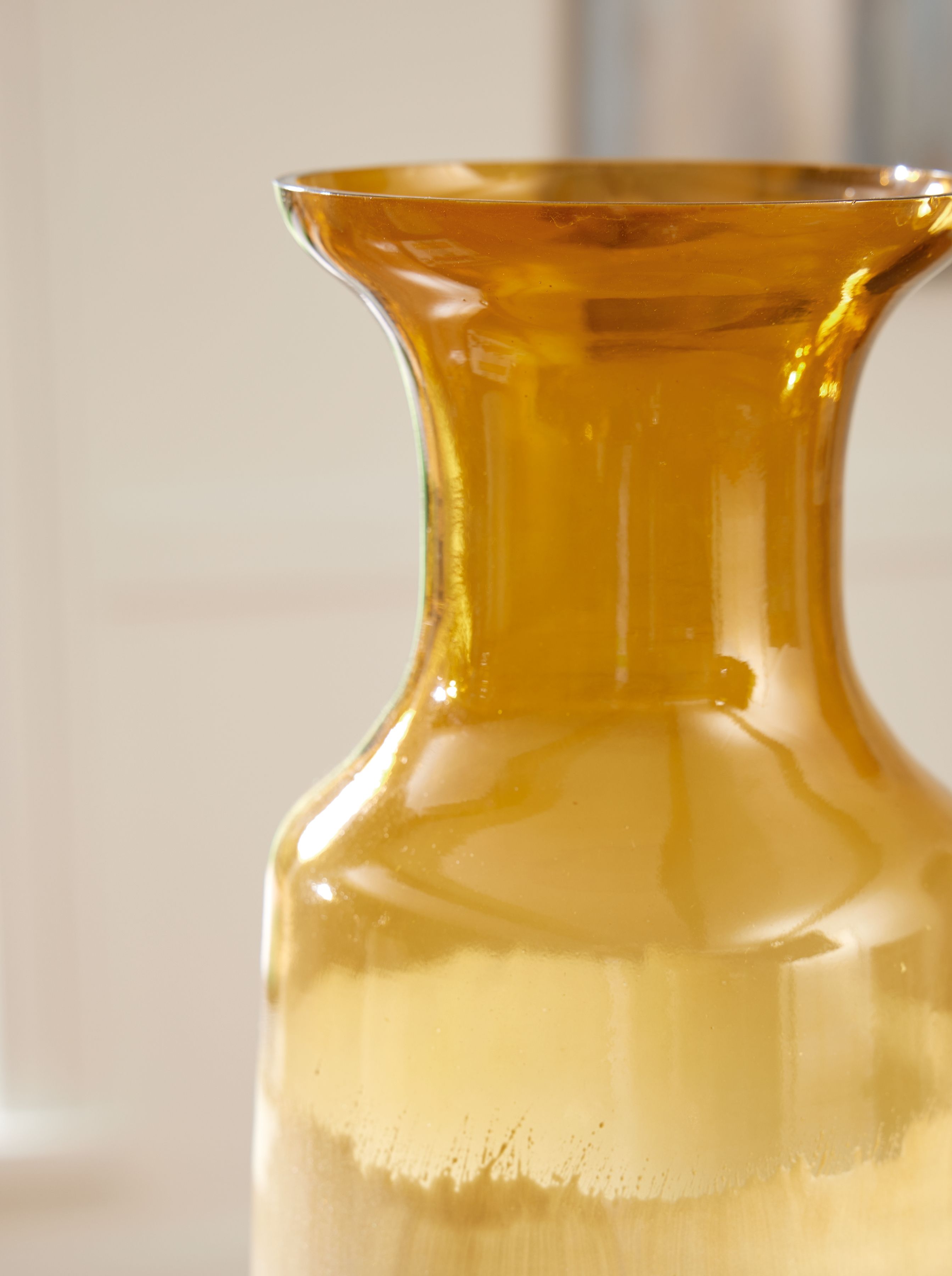 Wynburg - Vase - 16" - White / Amber
