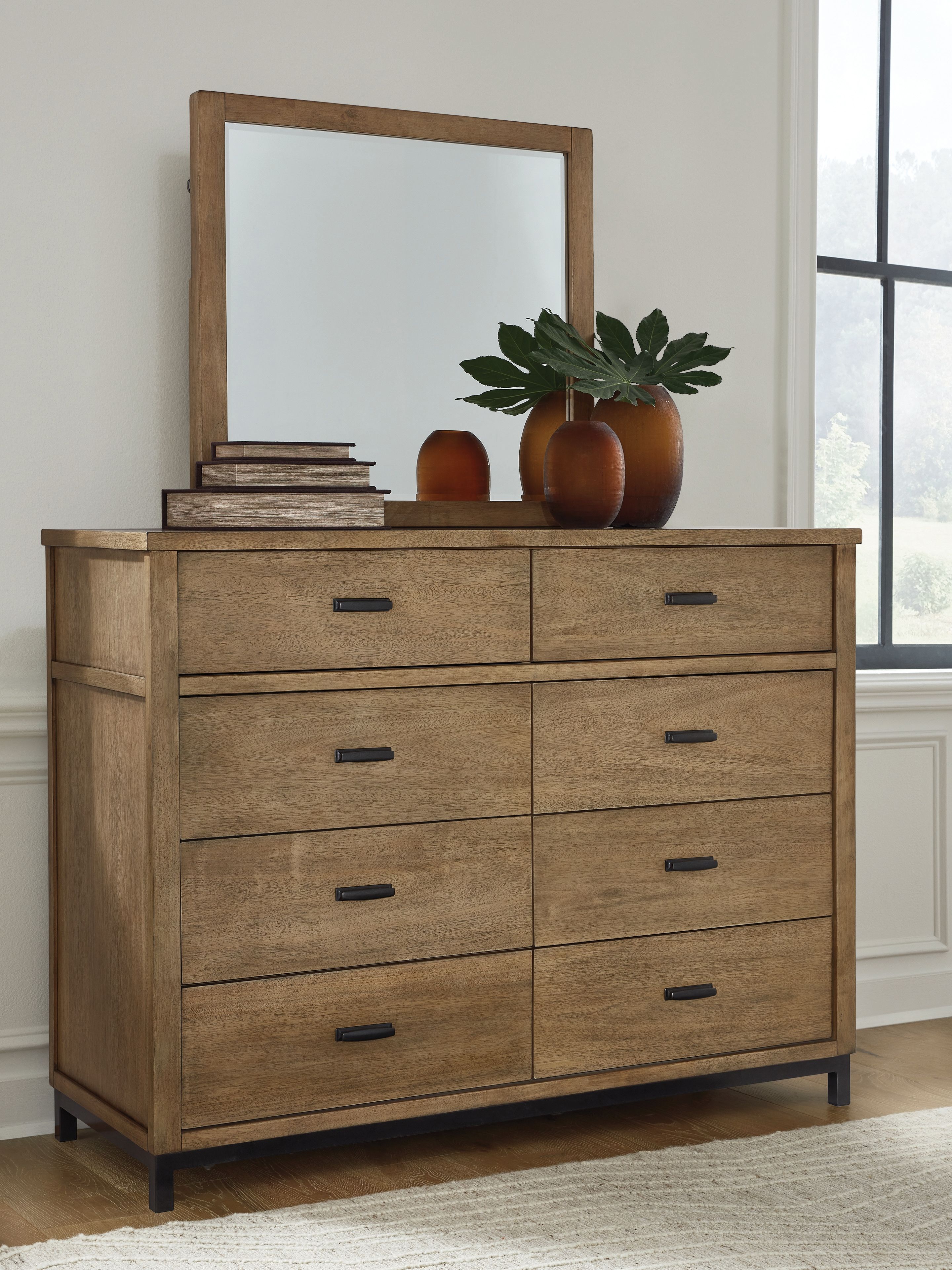 Tomtyn - 7 Pc. - Dresser, Mirror, Chest, Queen Upholstered Bed, 2 Nightstands - Light Brown