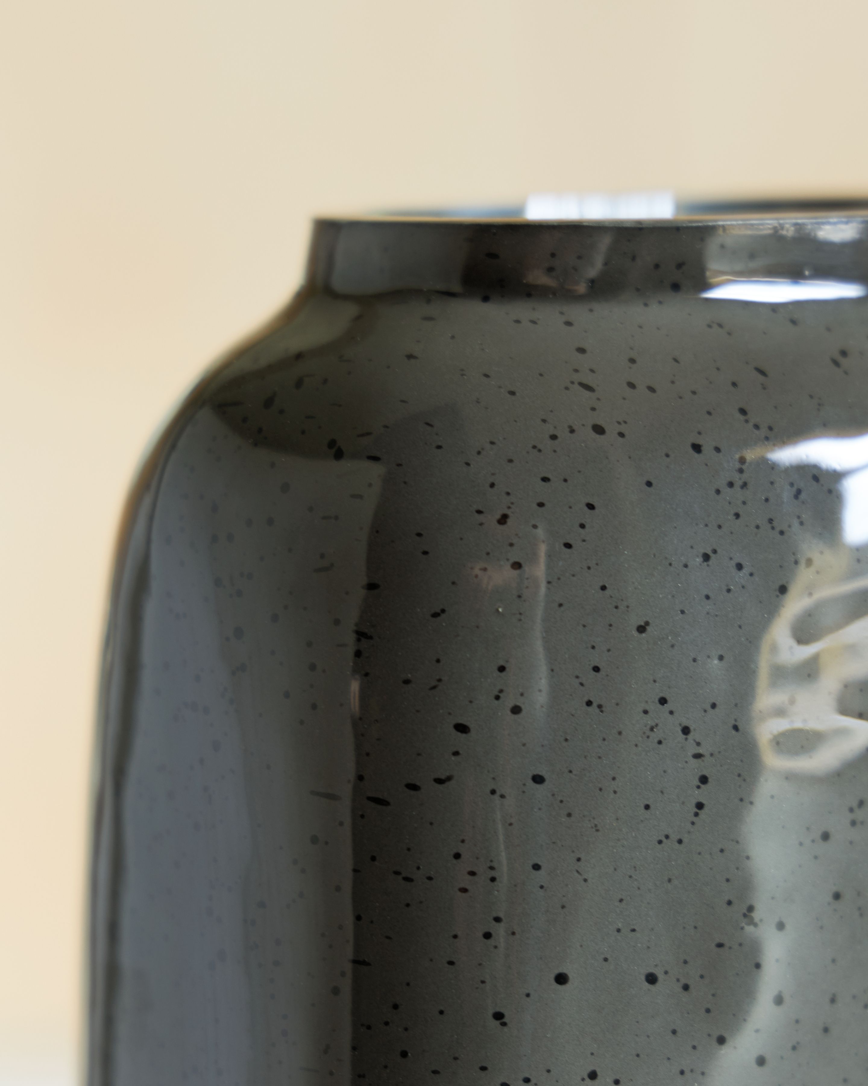 Kierlain - Vase - 12.25' - Gray / Black