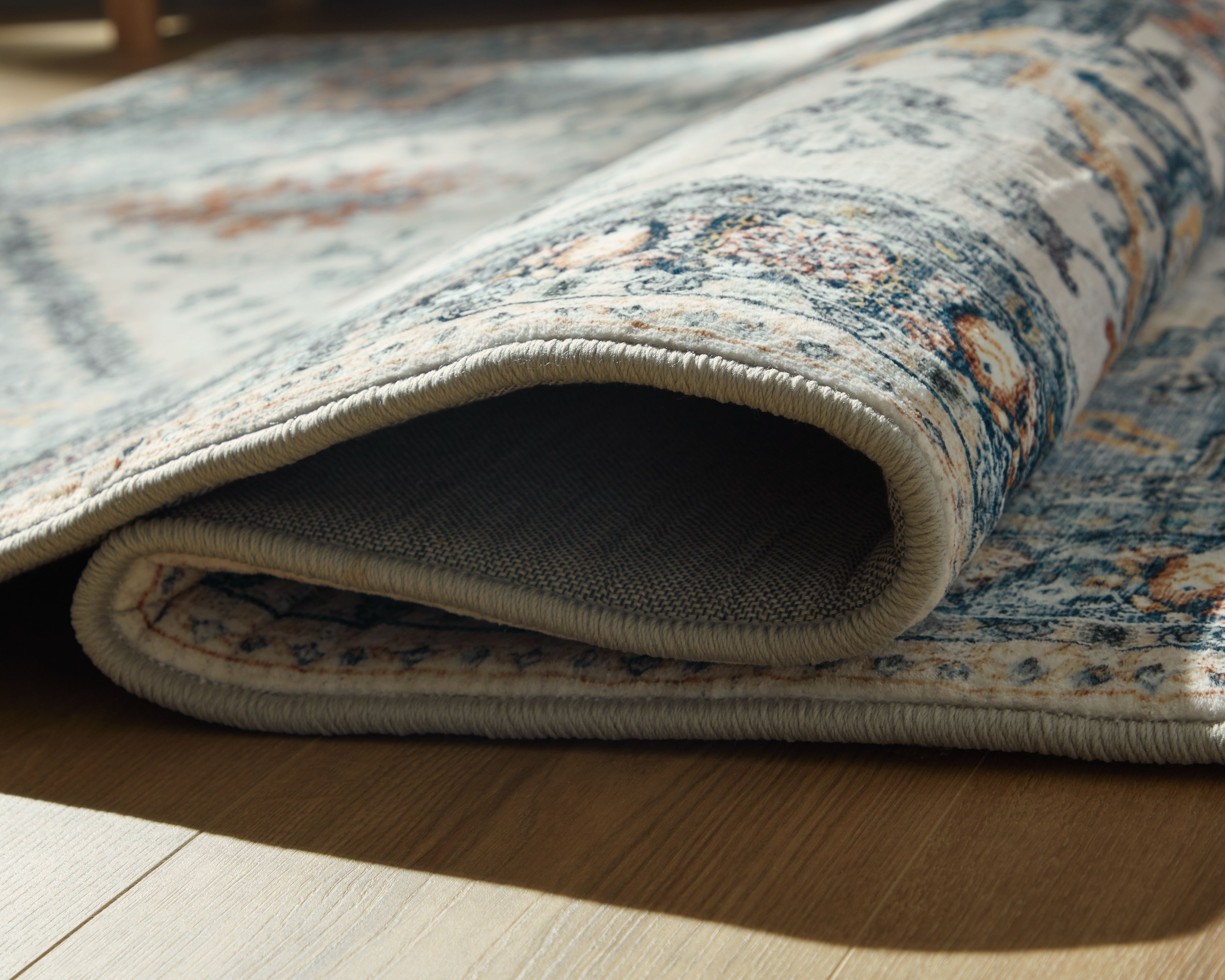 Wallney - 5' x 7' Rug - Multi